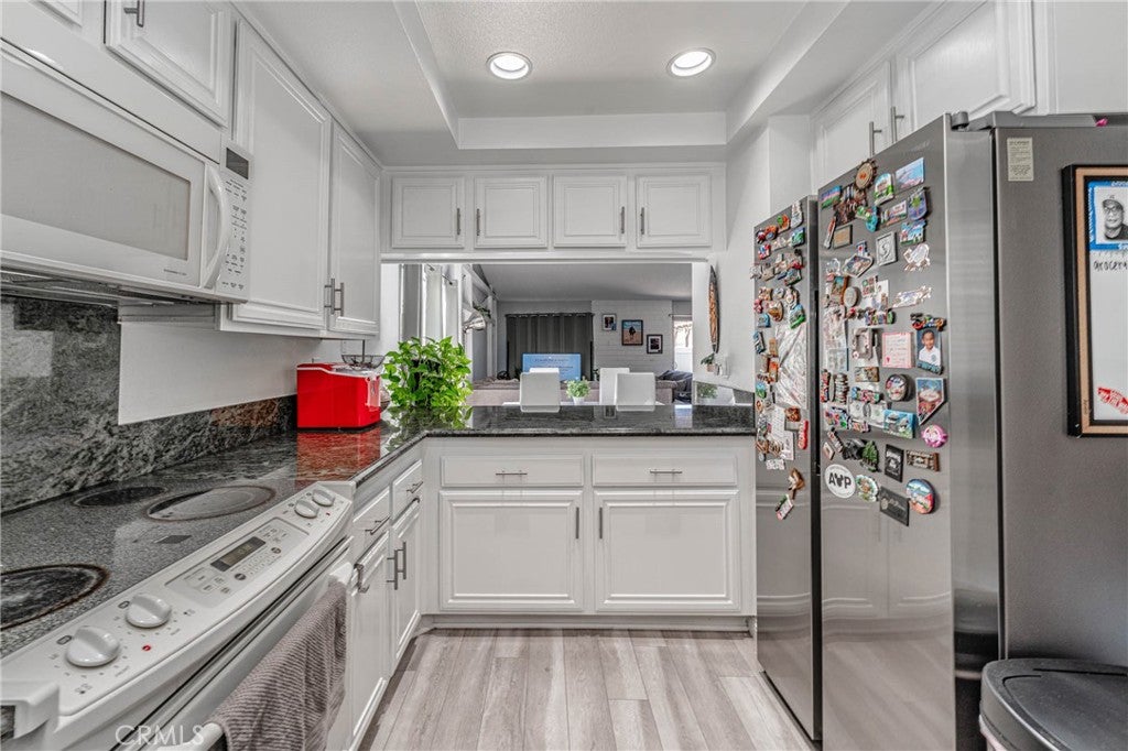 Newhall, California, 91321, United States, 2 Bedrooms Bedrooms, ,2 BathroomsBathrooms,Residential,For Sale,2005883