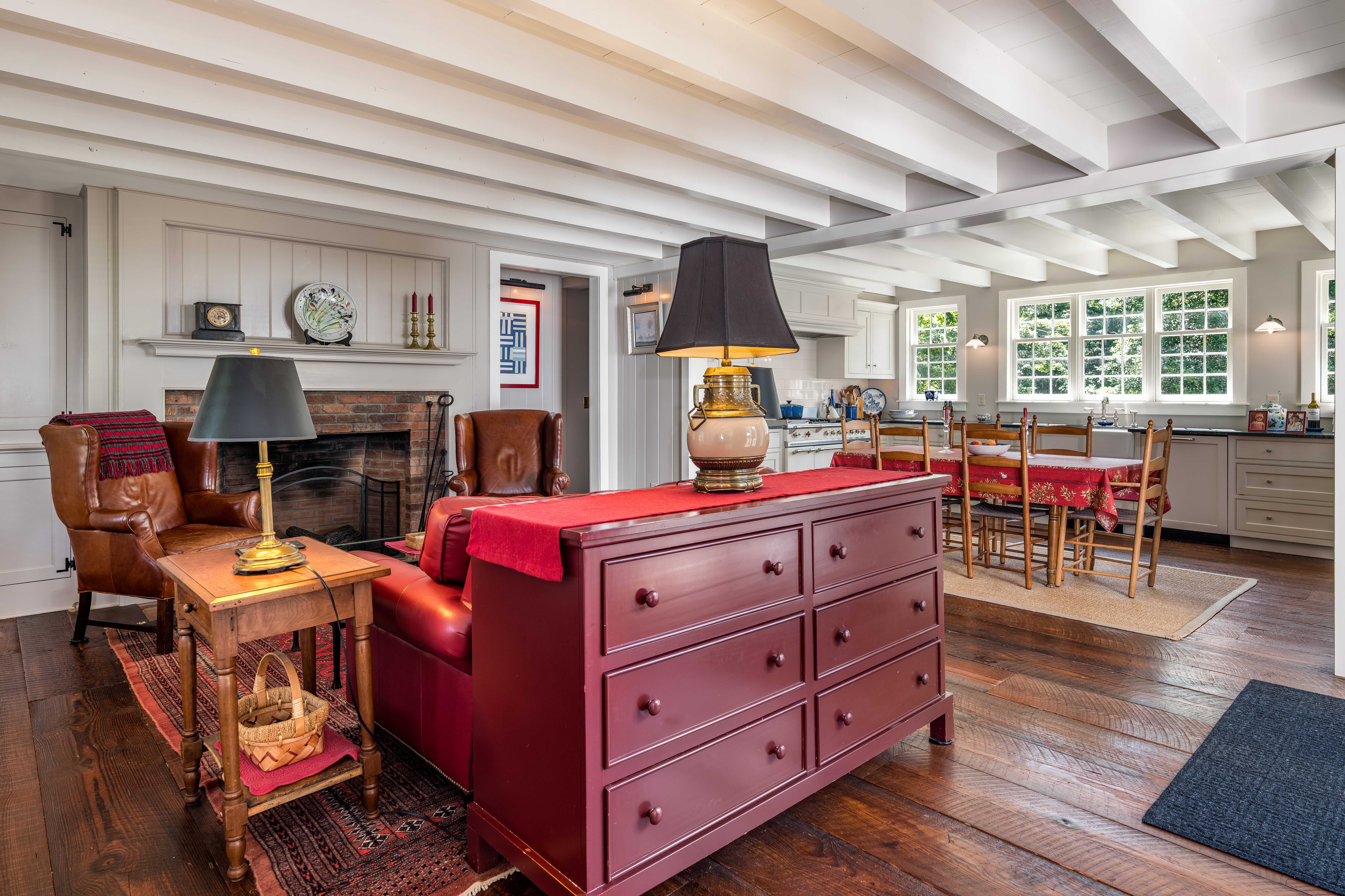  An Extraordinary Pocket Estate Within Walking Distance to Village - 物件實景