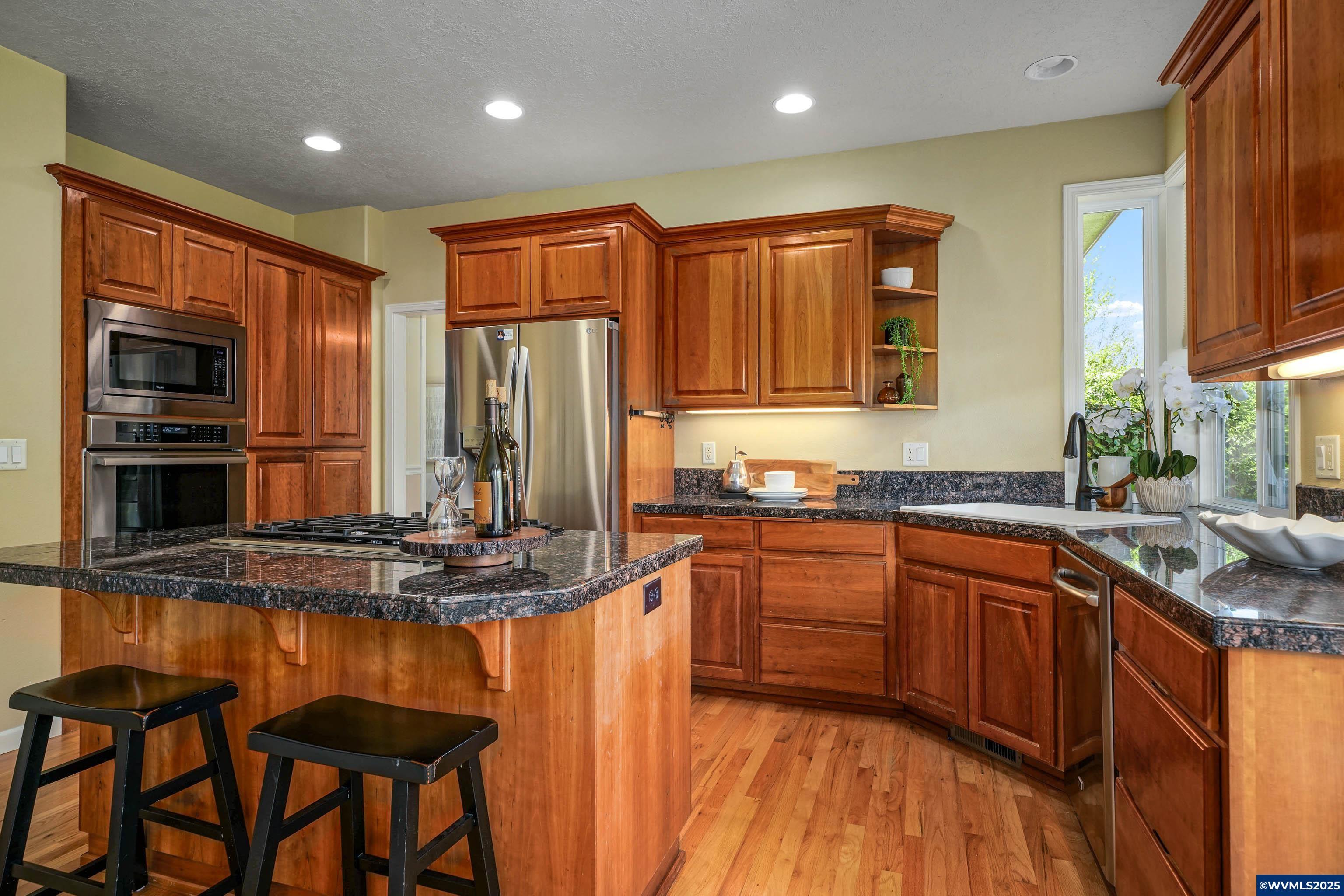 Salem, Oregon, 97306, United States, 5 Bedrooms Bedrooms, ,4 BathroomsBathrooms,Residential,For Sale,1786457