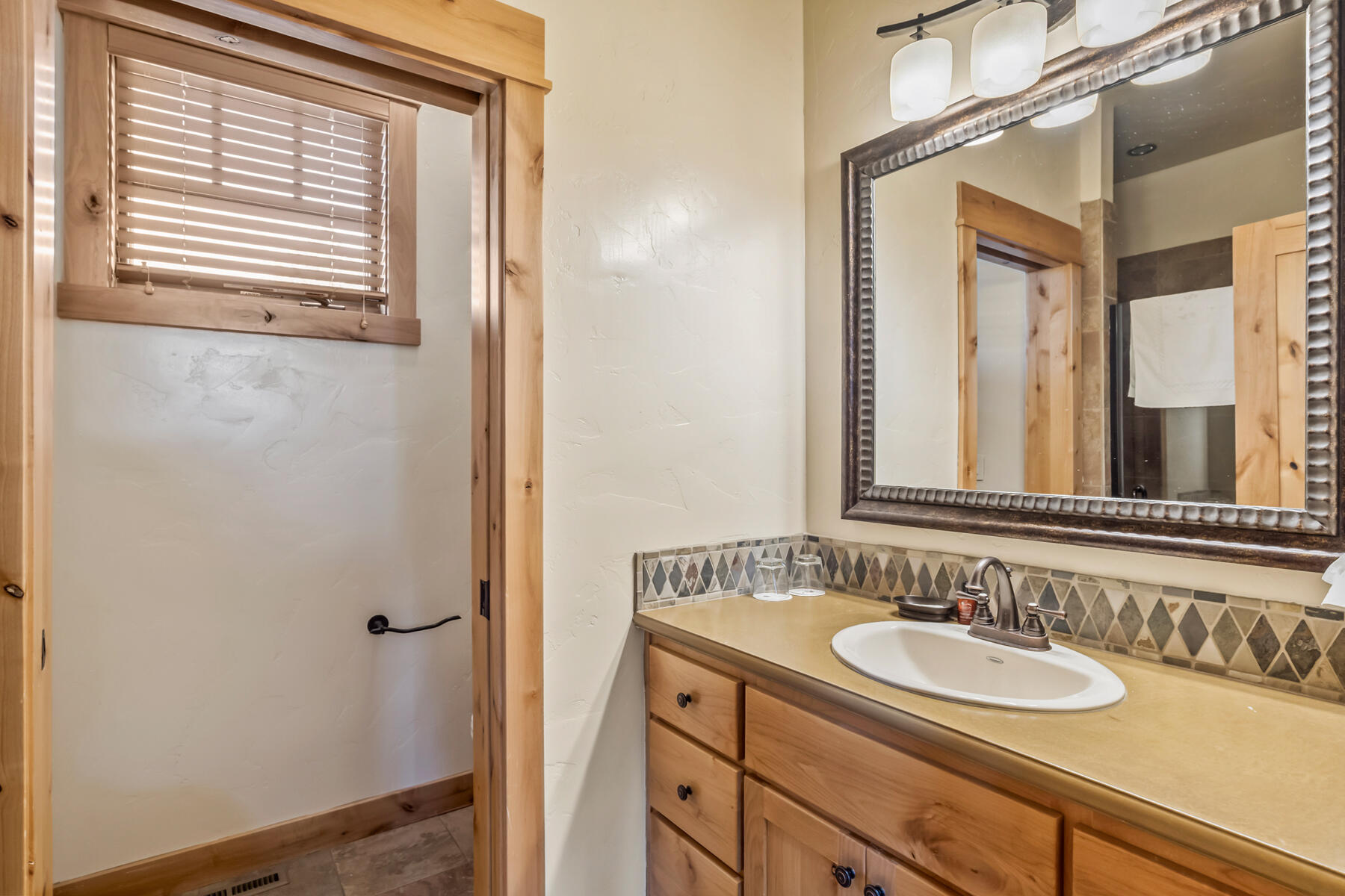 Powell Butte, Oregon, 97753, United States, 3 Bedrooms Bedrooms, ,4 BathroomsBathrooms,Residential,For Sale,1917768