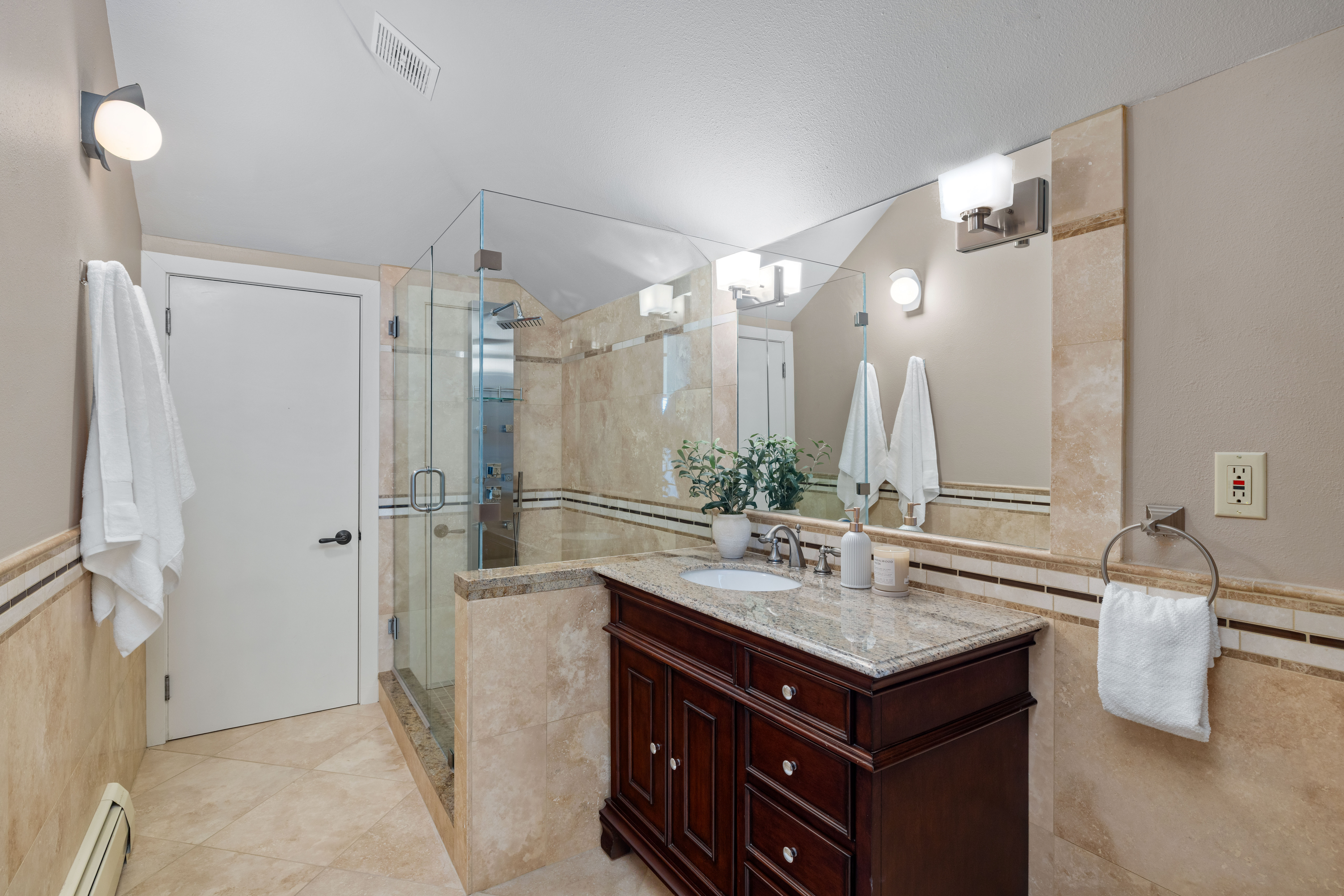  24302 116th Ave W, Woodway, WA 98020 - 物件實景