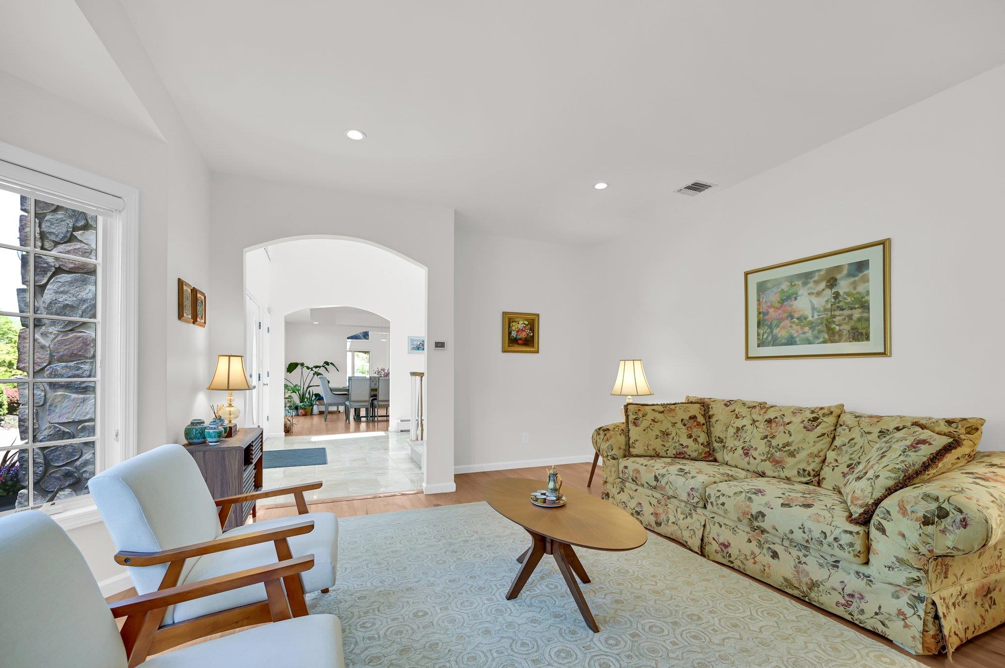 New City, New York, 10956, United States, 6 Bedrooms Bedrooms, ,4 BathroomsBathrooms,Residential,For Sale,1830143