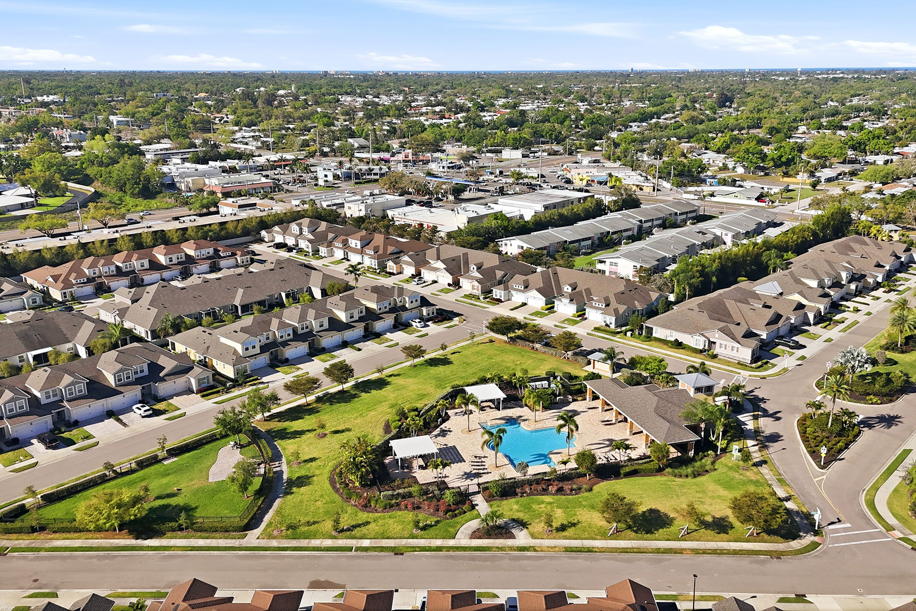  ENCLAVE/FRST LAKES - 物件實景