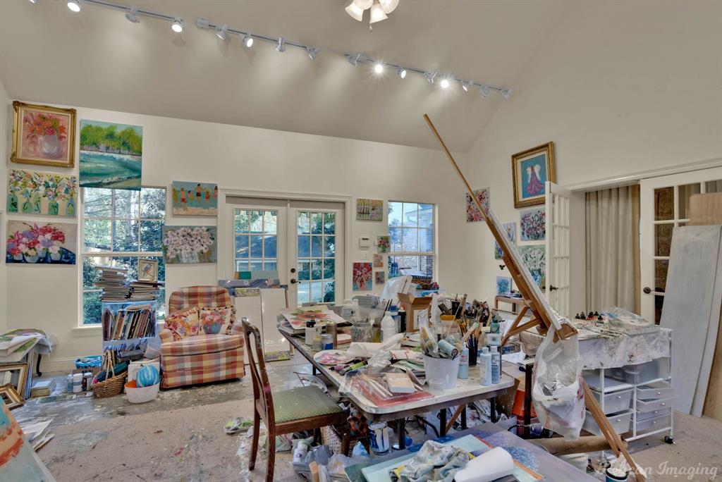 Shreveport, Louisiana, 71106, United States, 4 Bedrooms Bedrooms, ,4 BathroomsBathrooms,Residential,For Sale,1729515