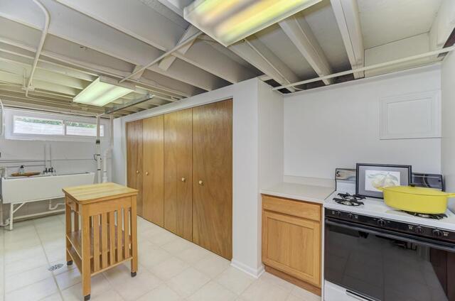 Medinah, Illinois, 60157, United States, 4 Bedrooms Bedrooms, ,4 BathroomsBathrooms,Residential,For Sale,1975518