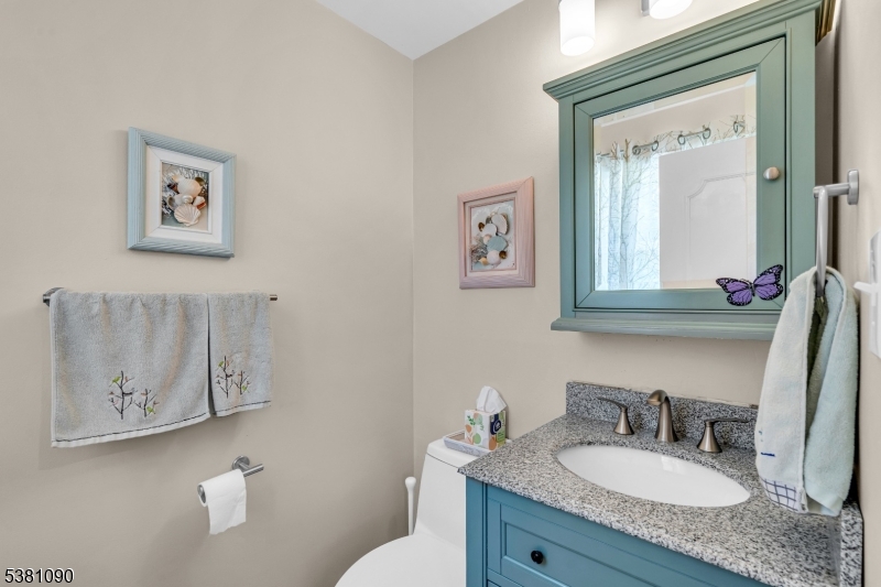 Bridgewater Twp., New Jersey, 08807, United States, 4 Bedrooms Bedrooms, ,3 BathroomsBathrooms,Residential,For Sale,1938544