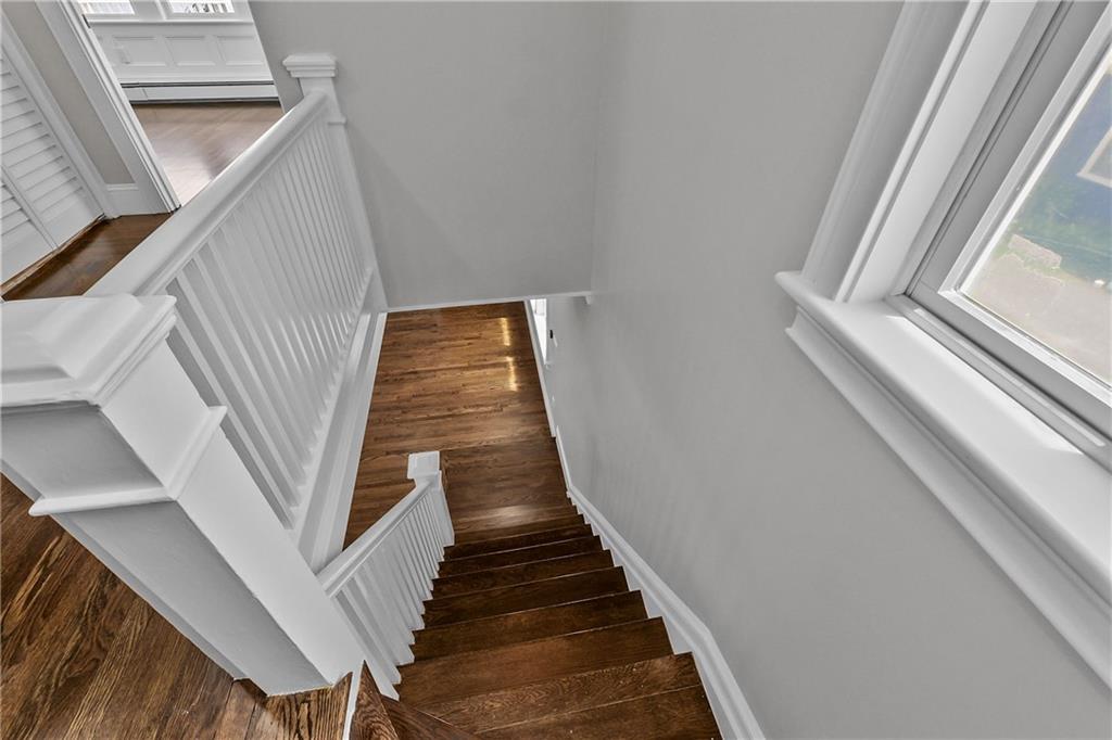 Warwick, Rhode Island, 02889, United States, 3 Bedrooms Bedrooms, ,2 BathroomsBathrooms,Residential,For Sale,1937520