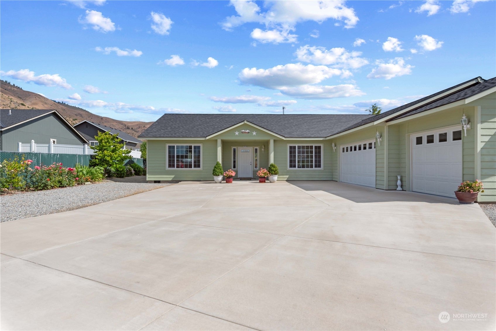 1010 Crest Loop, Entiat, Washington, 98822, United States, 3 Bedrooms Bedrooms, ,3 BathroomsBathrooms,Residential,For Sale,1010 Crest Loop,1592644
