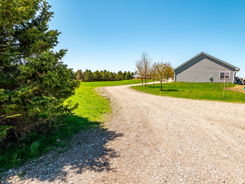 Sheffield, Iowa, 50475, United States, 3 Bedrooms Bedrooms, ,2 BathroomsBathrooms,Residential,For Sale,1976562