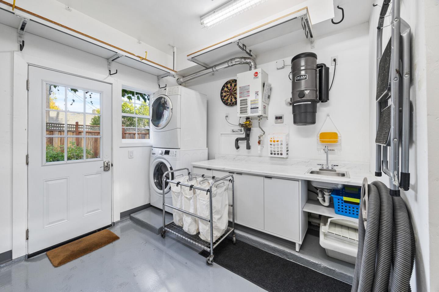 San Mateo, California, 94402, United States, 3 Bedrooms Bedrooms, ,2 BathroomsBathrooms,Residential,For Sale,1987583