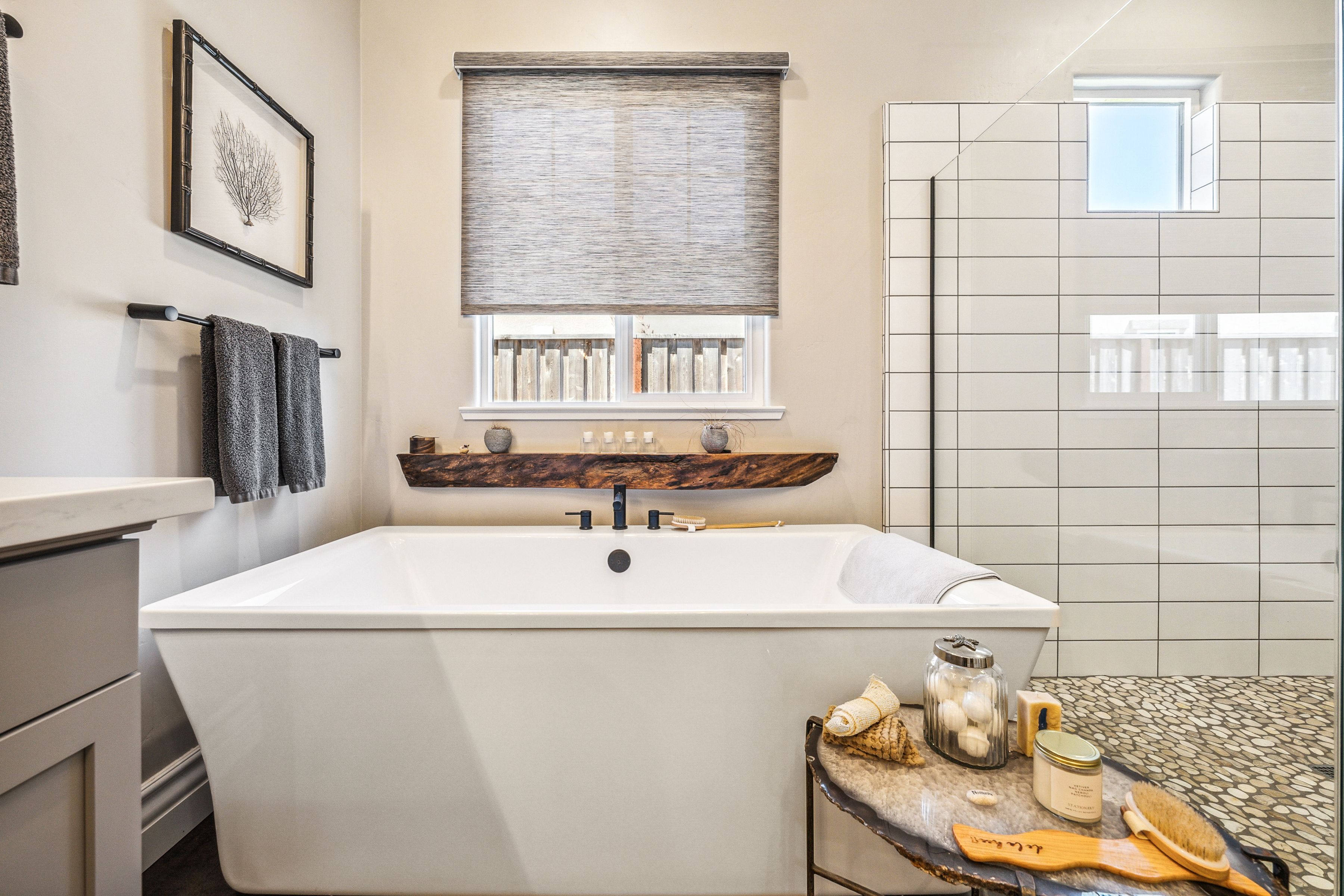  3007 Bluffs Drive - 物件實景