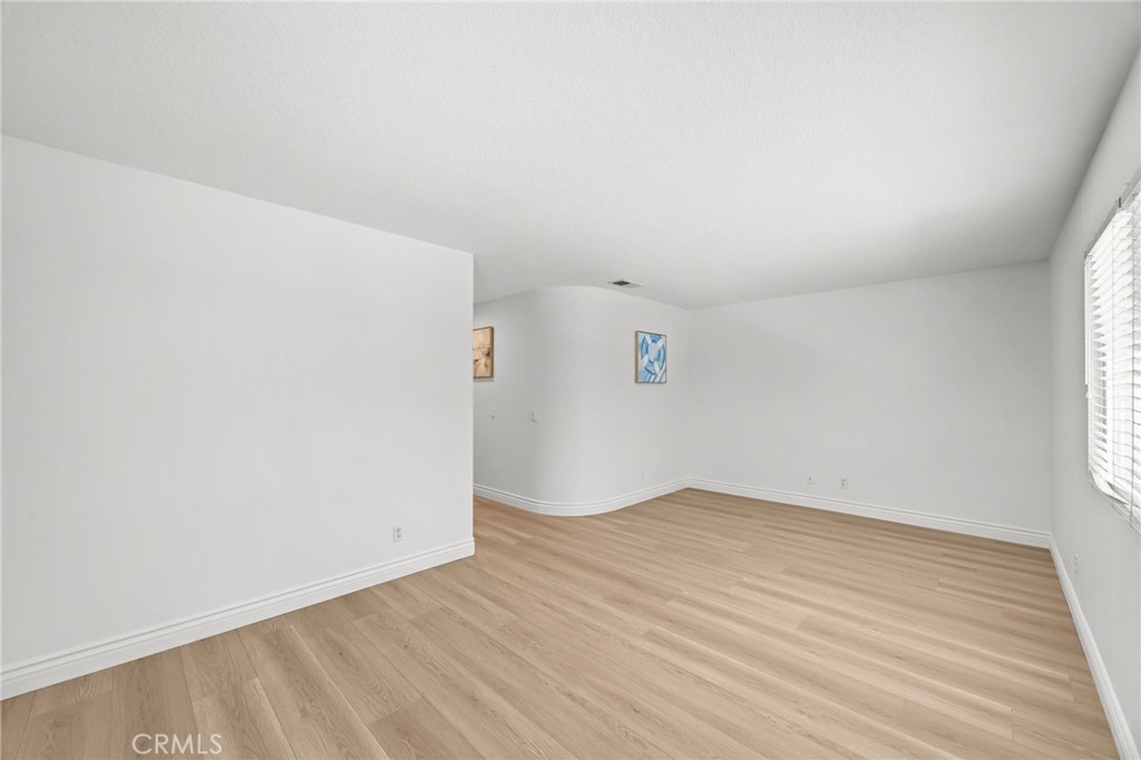 Lake Elsinore, California, 92532, United States, 4 Bedrooms Bedrooms, ,3 BathroomsBathrooms,Residential,For Sale,2048913