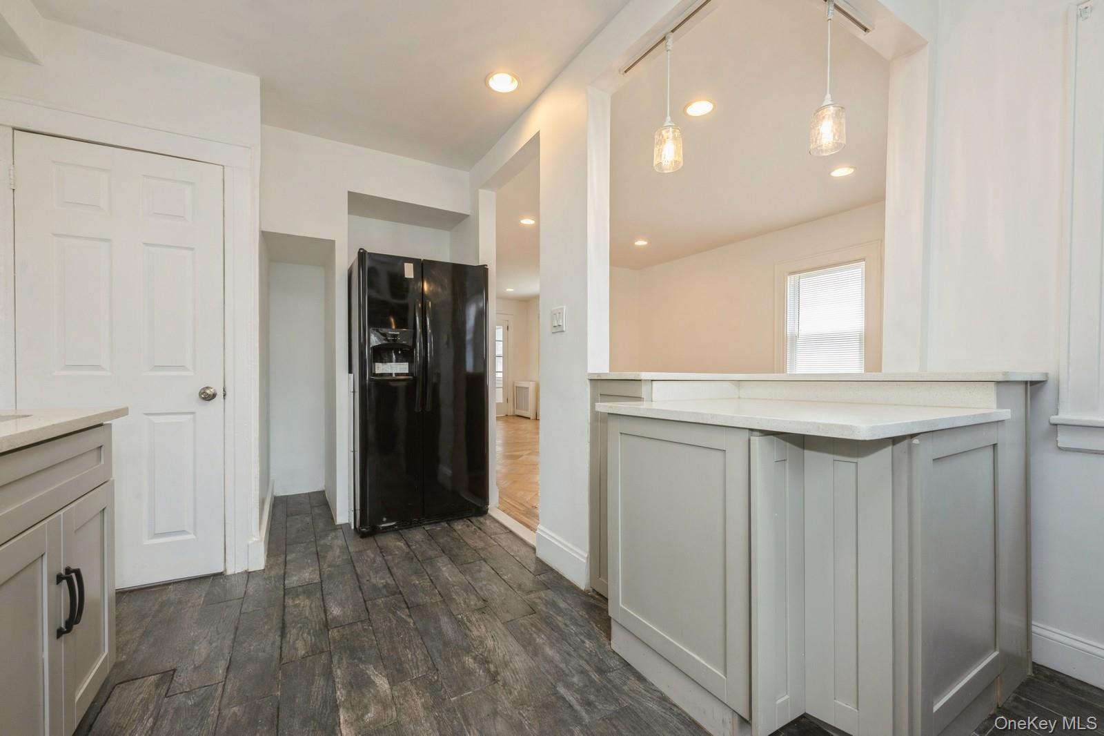 Queens Village, New York, 11429, United States, 3 Bedrooms Bedrooms, ,2 BathroomsBathrooms,Residential,For Sale,1902128