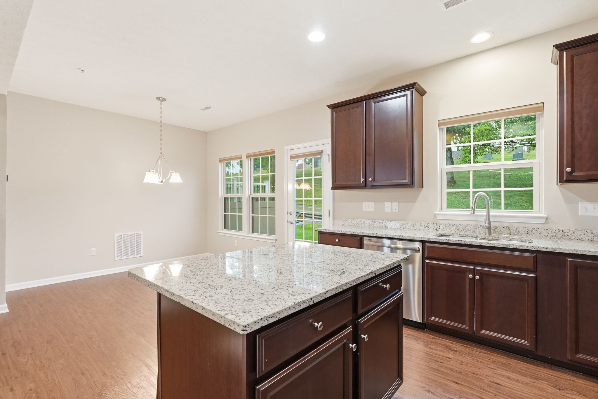  504 Aprilmae Way, Pittsburgh, PA 15237 - 物件實景