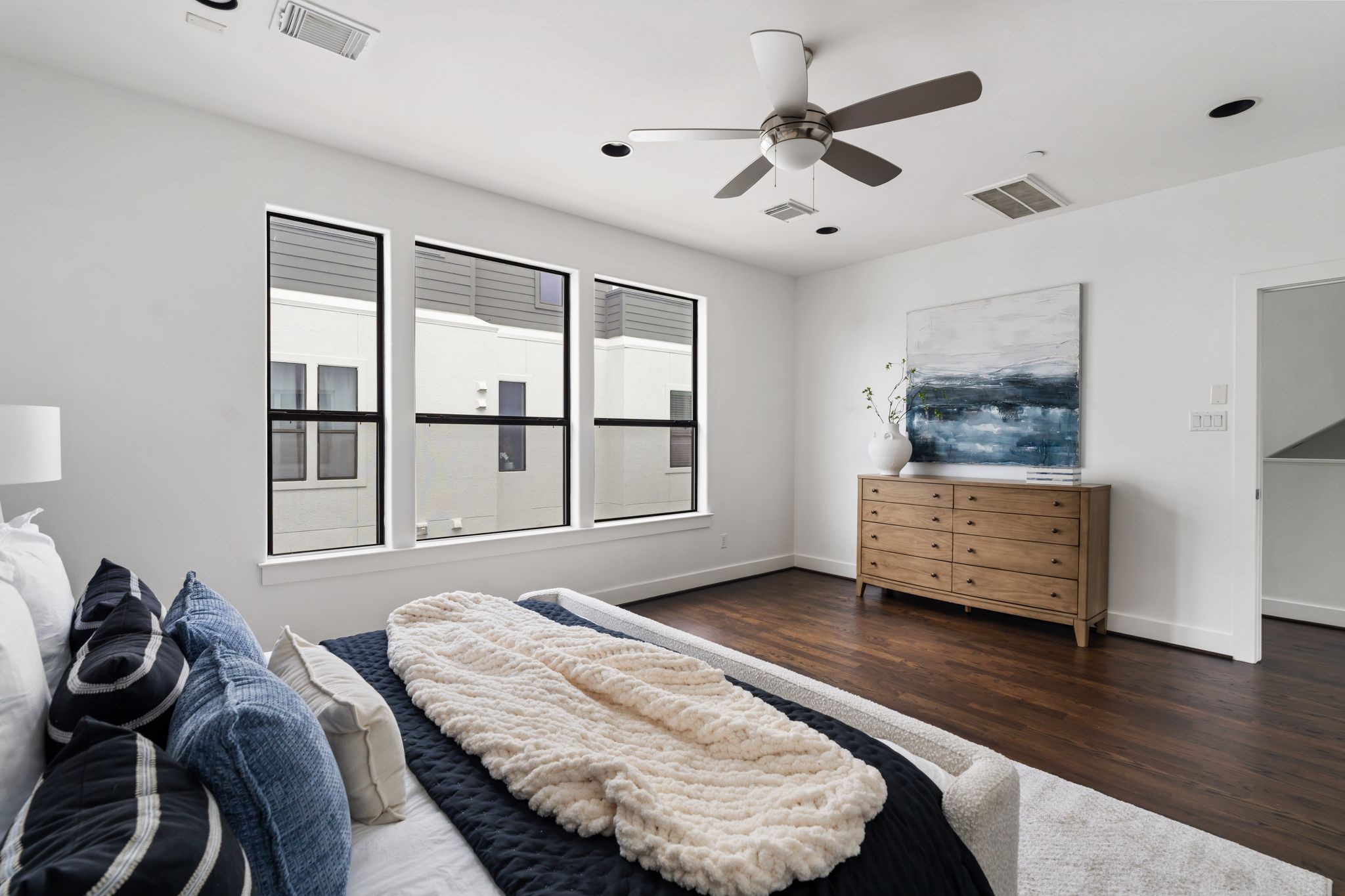  2105 Woodhead Street - 物件實景