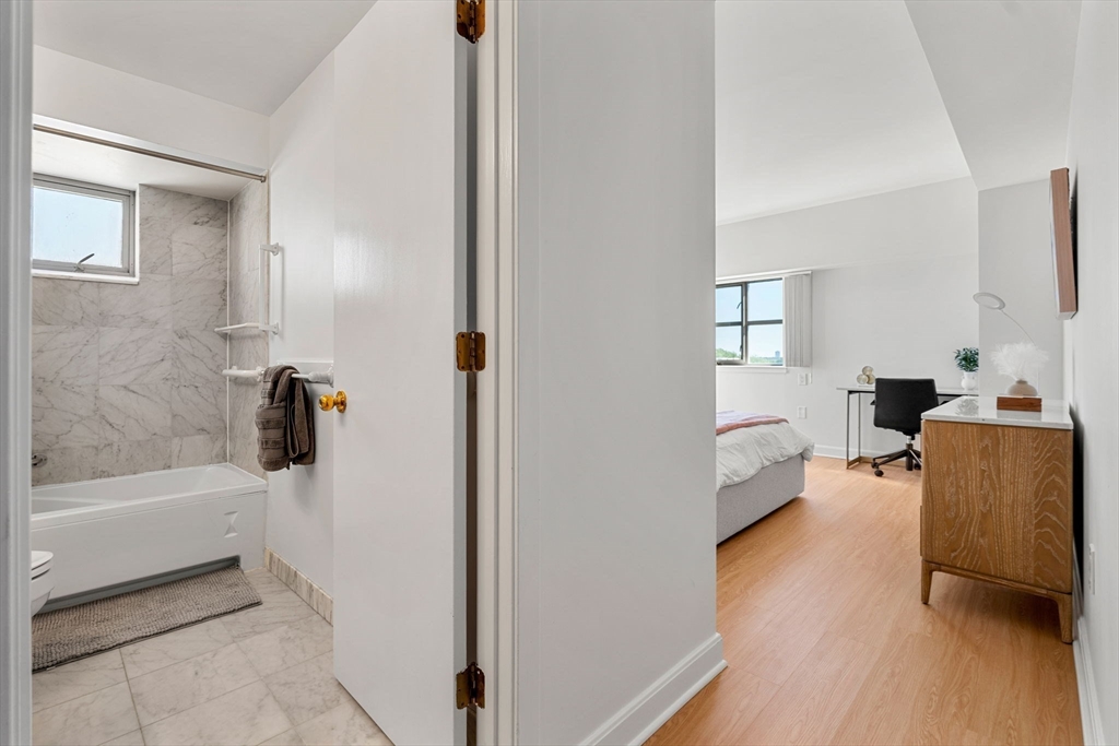 Cambridge, Massachusetts, 02139, United States, 1 Bedroom Bedrooms, ,2 BathroomsBathrooms,Residential,For Sale,1875314