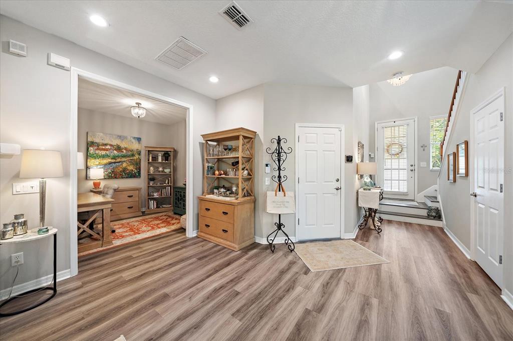 Sarasota, Florida, 34243, United States, 3 Bedrooms Bedrooms, ,3 BathroomsBathrooms,Residential,For Sale,1885250