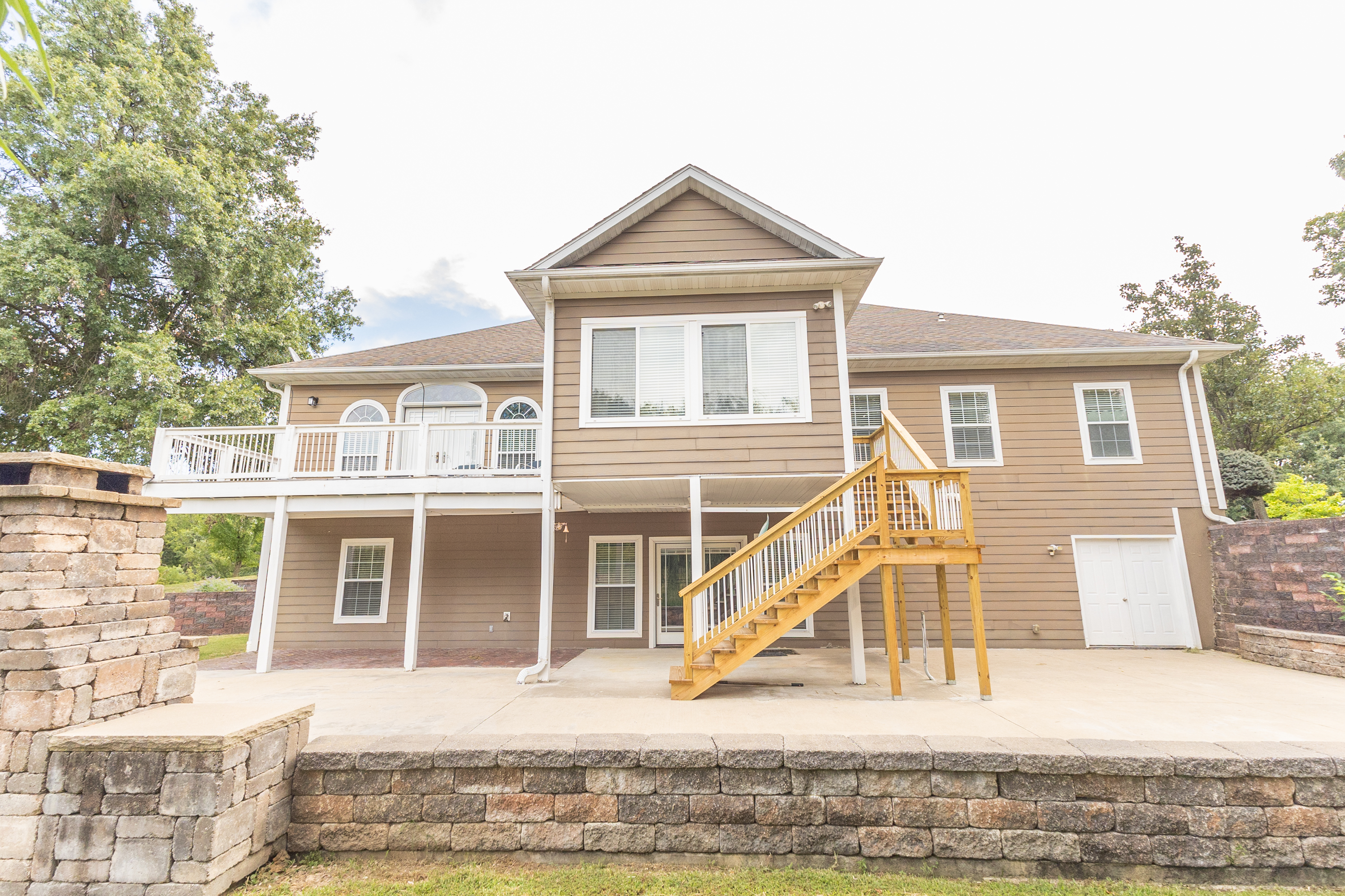 Moberly, Missouri, 65270, United States, 5 Bedrooms Bedrooms, ,Residential,For Sale,1928101