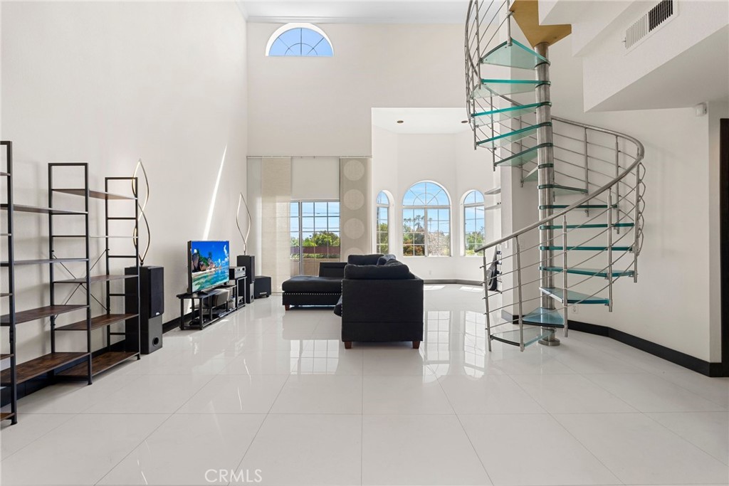 Sherman Oaks, California, 91423, United States, 2 Bedrooms Bedrooms, ,2 BathroomsBathrooms,Residential,For Sale,1708509
