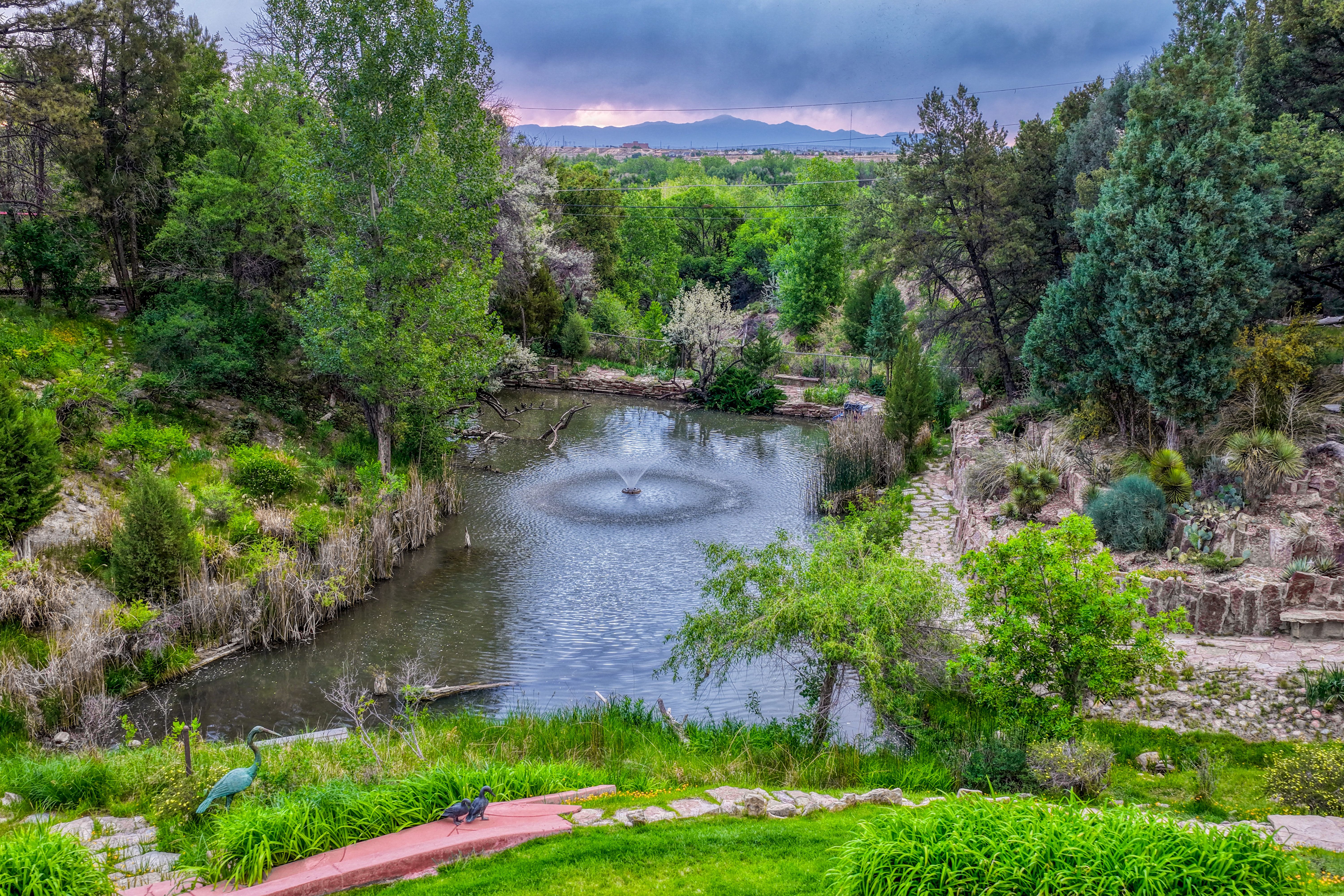  Introducing the Harold Florman House, a Rare and Authentic 1939 Pueblo Revival - 物件實景