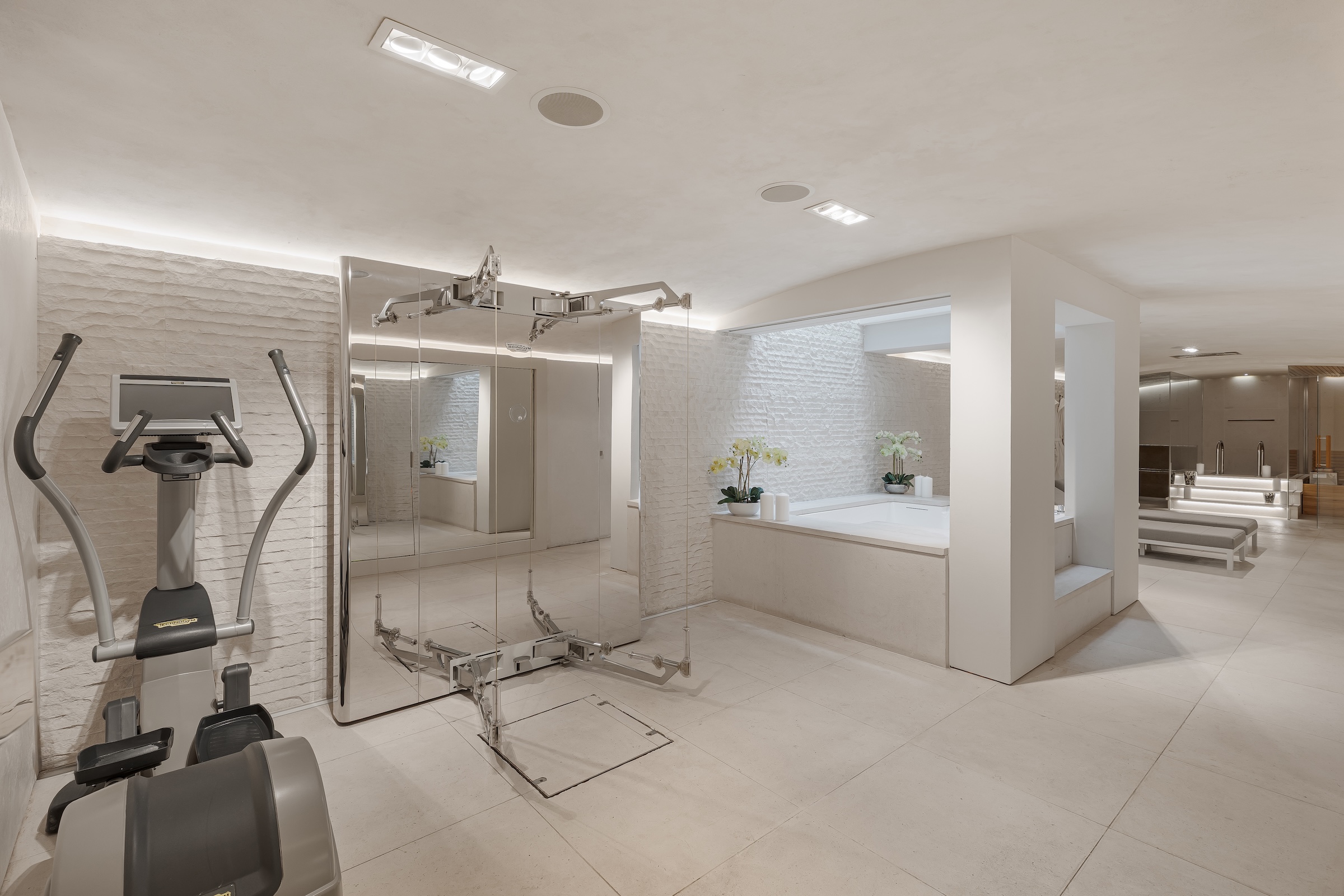  Elegant Four-Bedroom Townhouse With Private Spa - 物件實景