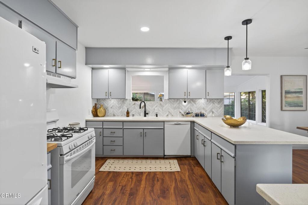 Ojai, California, 93023, United States, 4 Bedrooms Bedrooms, ,3 BathroomsBathrooms,Residential,For Sale,1989164