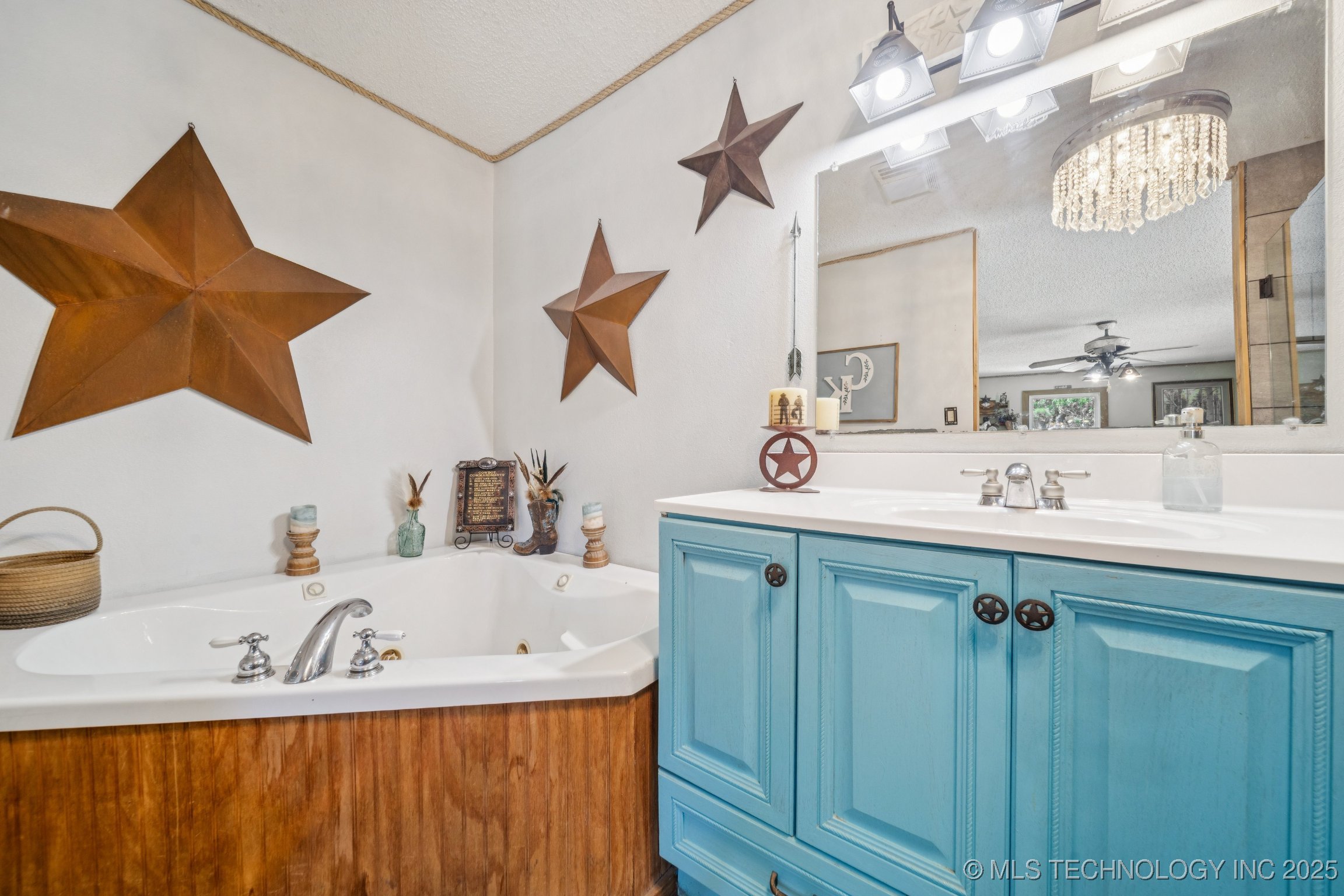 Barnsdall, Oklahoma, 74002, United States, 4 Bedrooms Bedrooms, ,3 BathroomsBathrooms,Residential,For Sale,1898751