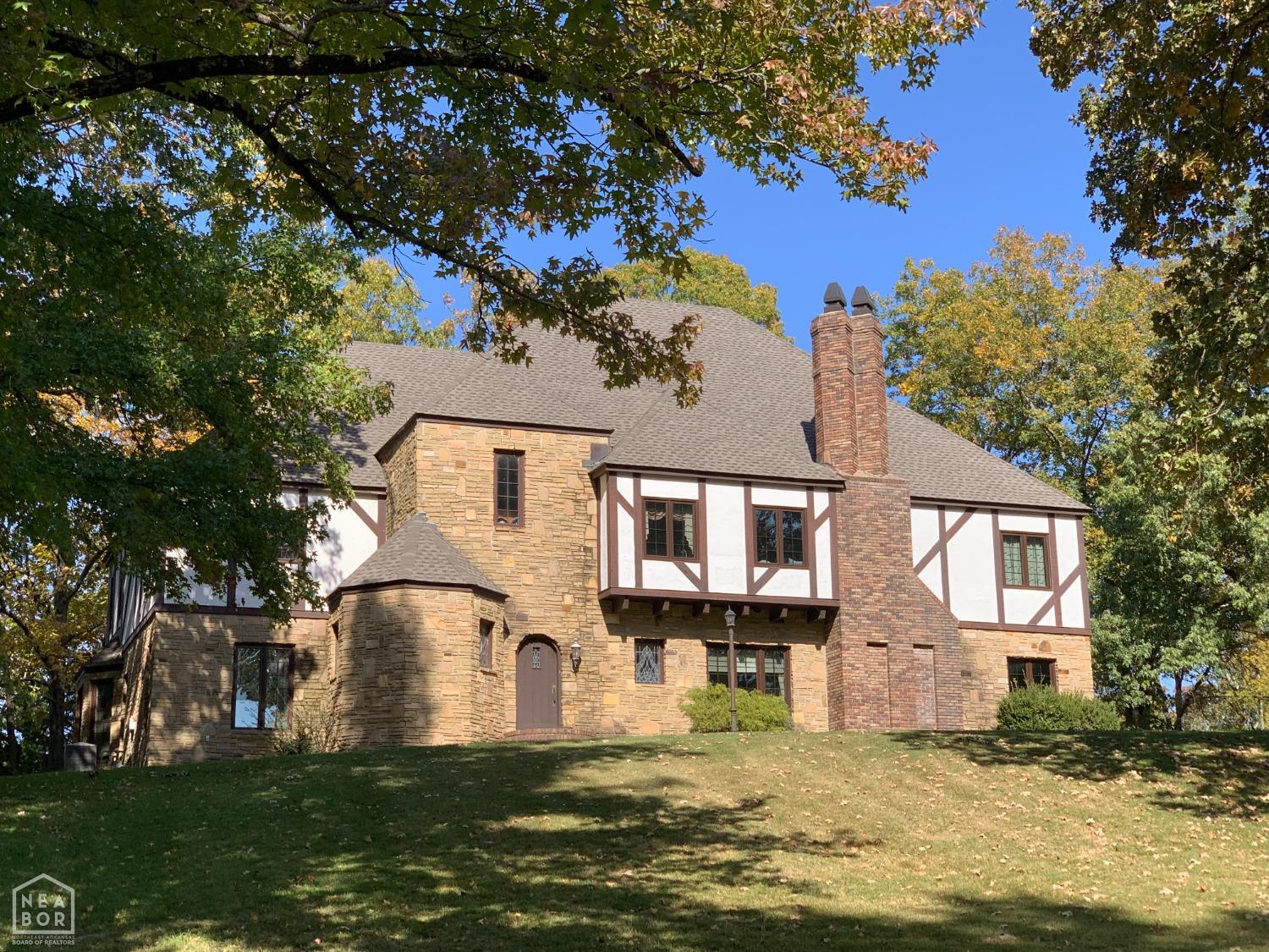 Wynne, Arkansas, 72396, United States, 4 Bedrooms Bedrooms, ,5 BathroomsBathrooms,Residential,For Sale,1979958