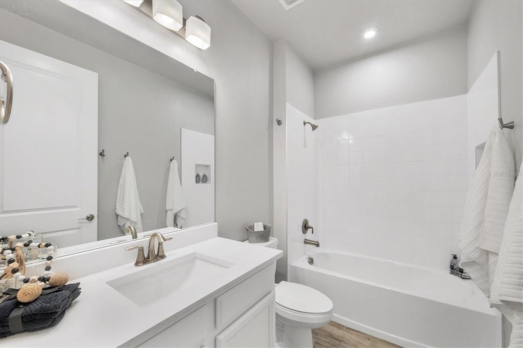 Venice, Florida, 34293, United States, 3 Bedrooms Bedrooms, ,2 BathroomsBathrooms,Residential,For Sale,1951637