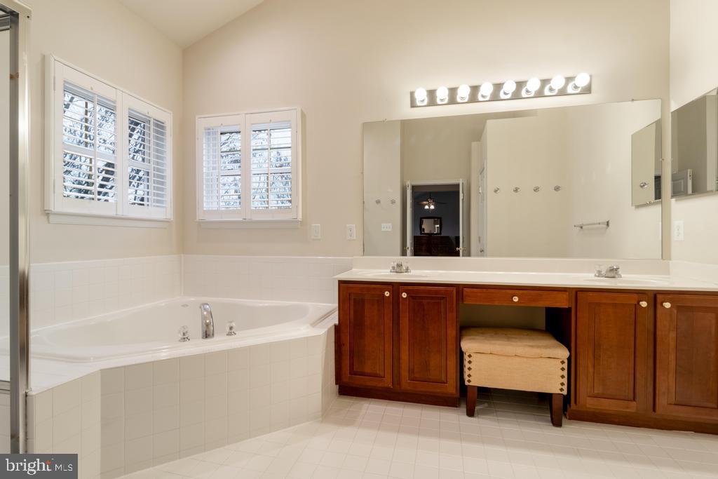 Waldorf, Maryland, 20602, United States, 4 Bedrooms Bedrooms, ,4 BathroomsBathrooms,Residential,For Sale,2001200