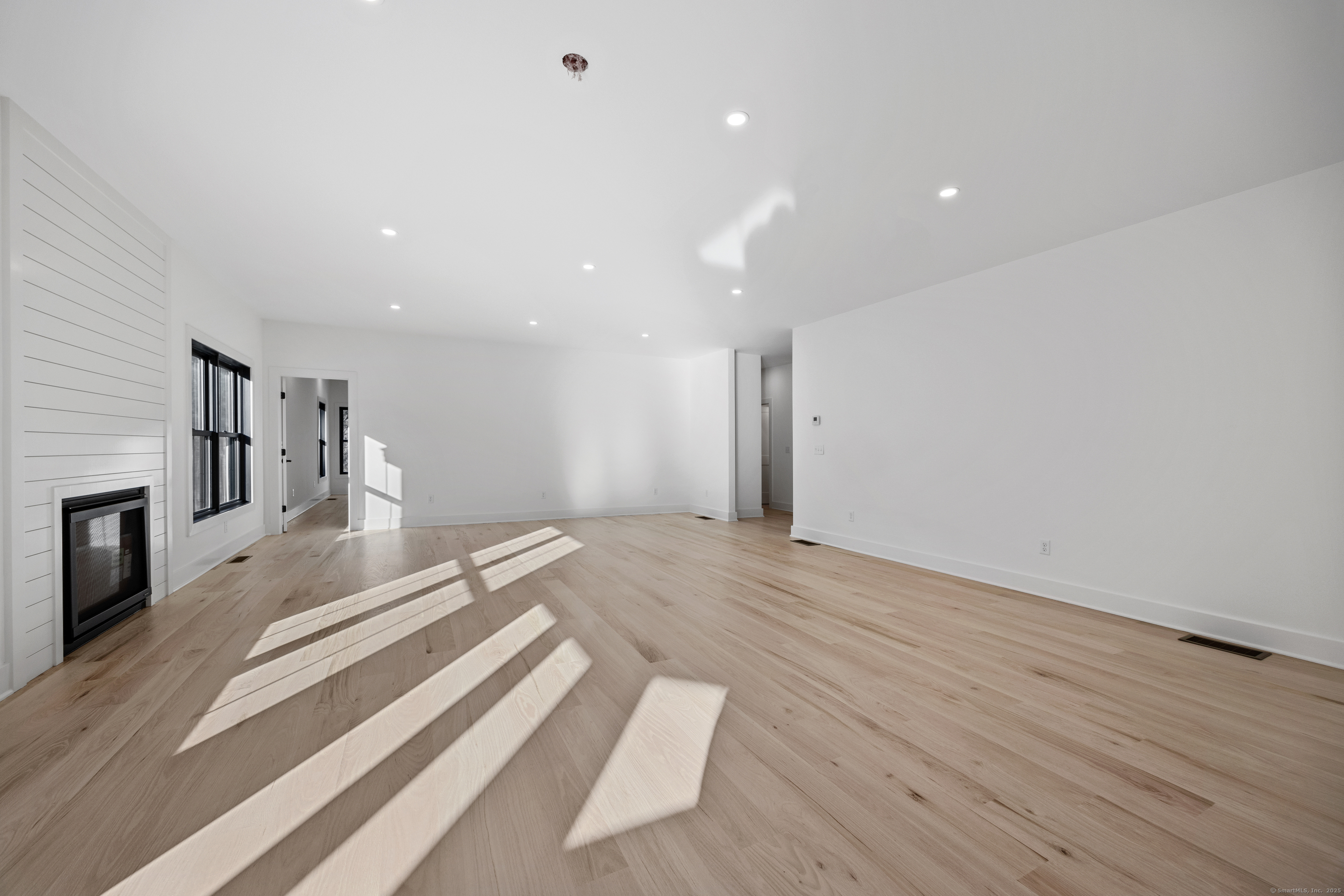 Cheshire, Connecticut, 06410, United States, 3 Bedrooms Bedrooms, ,3 BathroomsBathrooms,Residential,For Sale,1714227