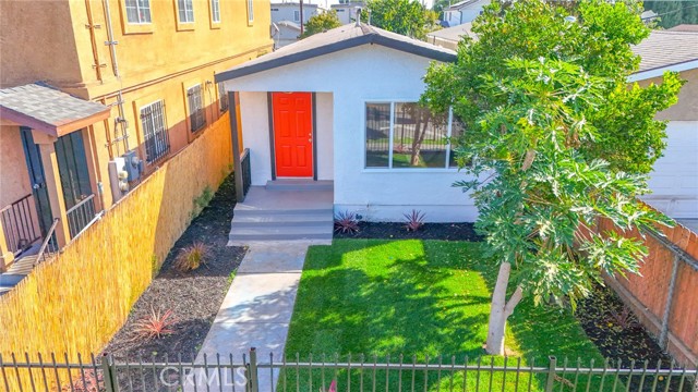 Los Angeles, California, 90002, United States, 3 Bedrooms Bedrooms, ,2 BathroomsBathrooms,Residential,For Sale,1986141