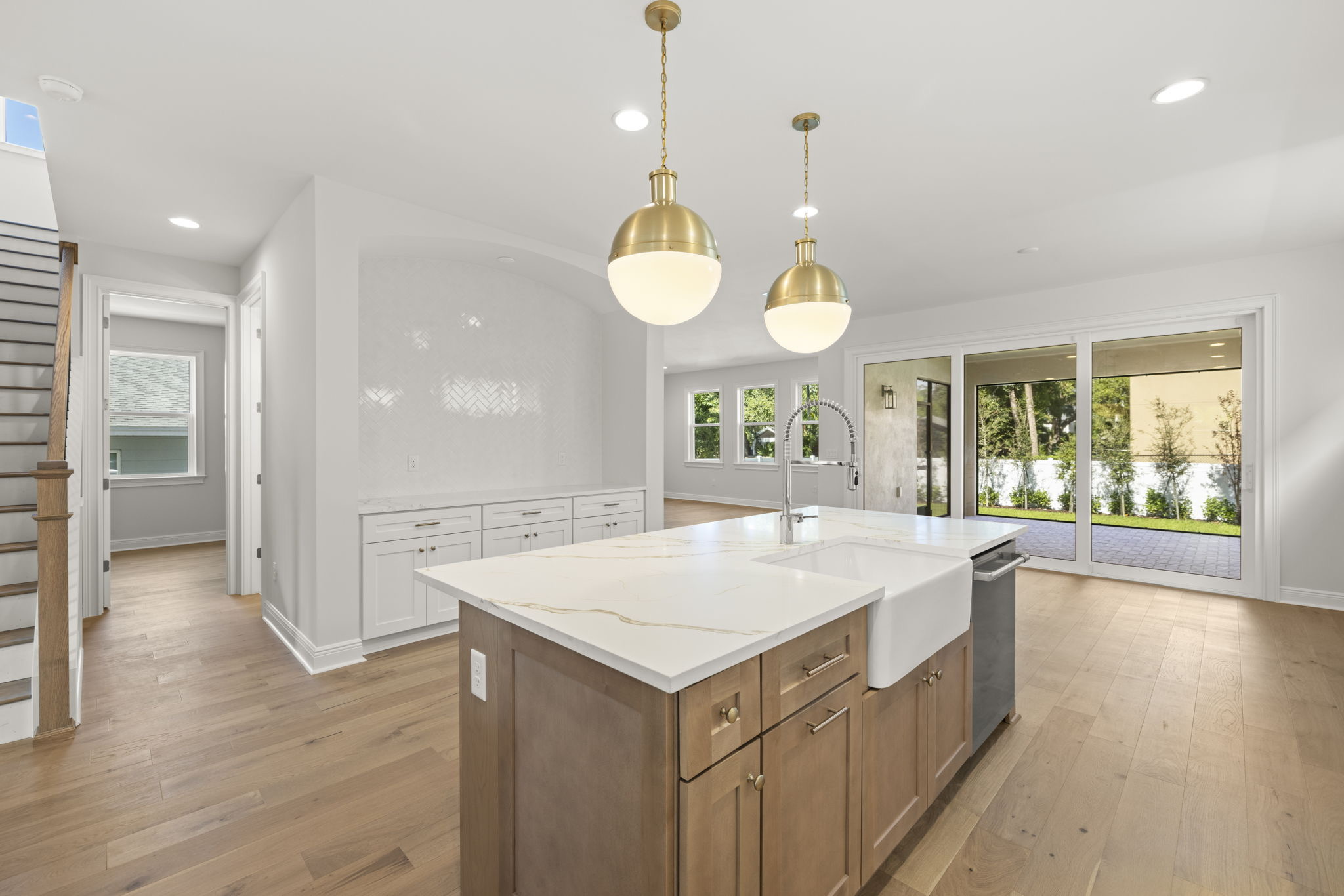 Tampa, Florida, 33629, United States, 4 Bedrooms Bedrooms, ,5 BathroomsBathrooms,Residential,For Sale,1986132