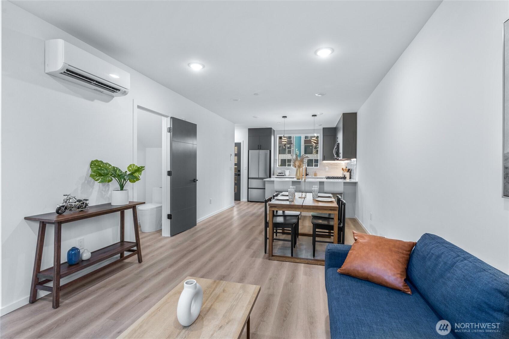 SEATTLE, Washington, 98125, United States, 3 Bedrooms Bedrooms, ,3 BathroomsBathrooms,Residential,For Sale,1995957