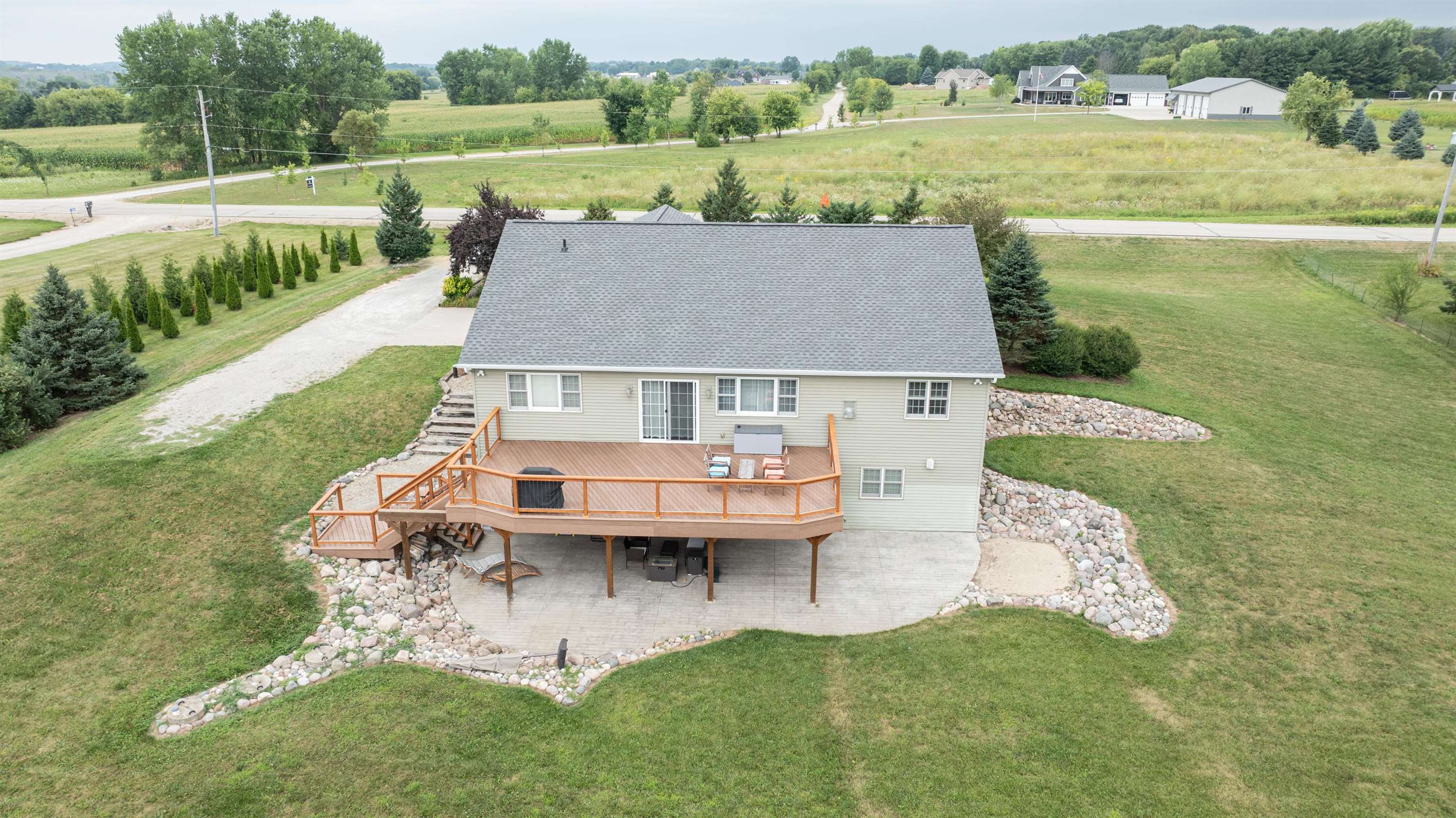 Hortonville, Wisconsin, 54944-9660, United States, 5 Bedrooms Bedrooms, ,3 BathroomsBathrooms,Residential,For Sale,1920298