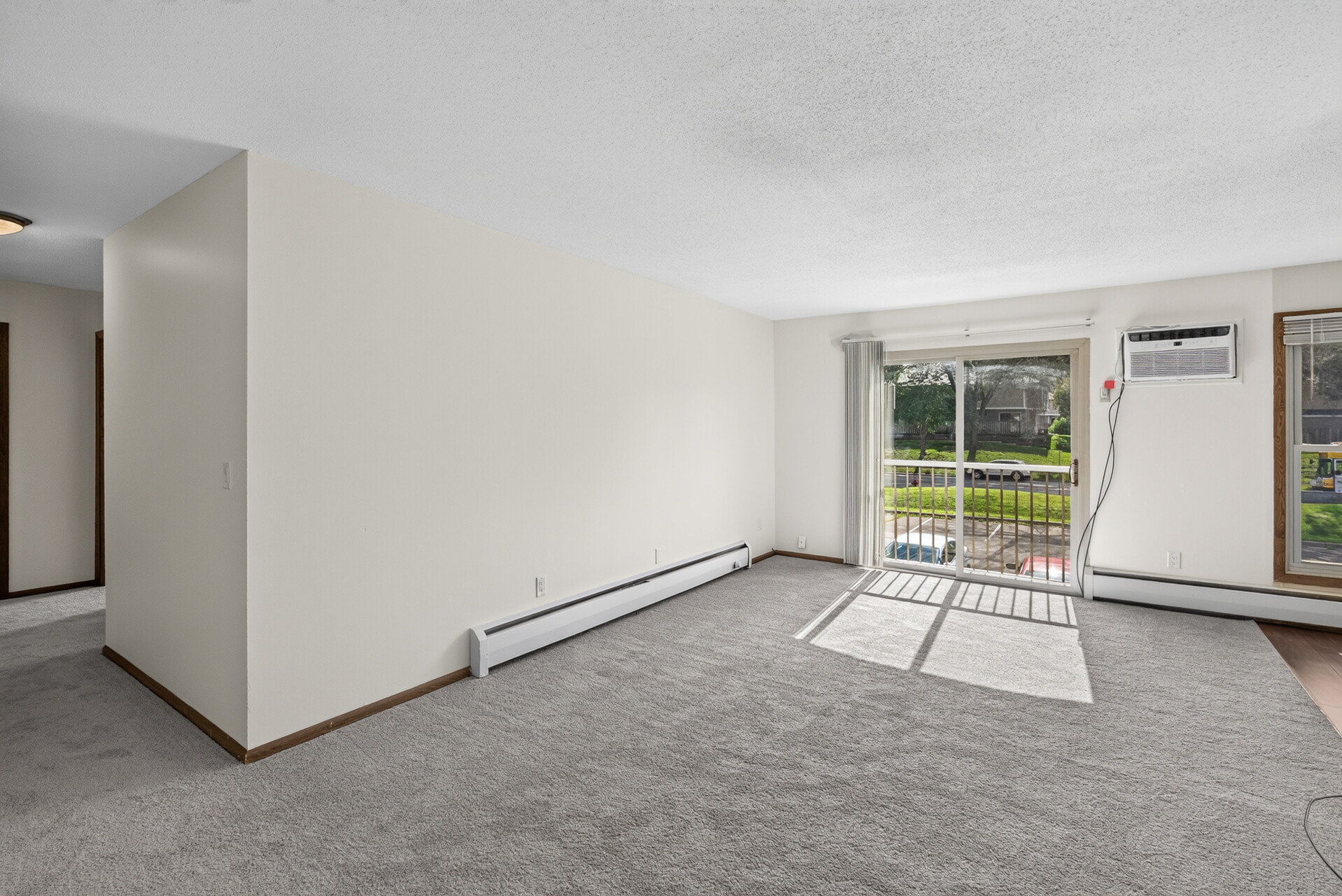  Bright Updated Condo Near Downtown Hopkins - 物件實景