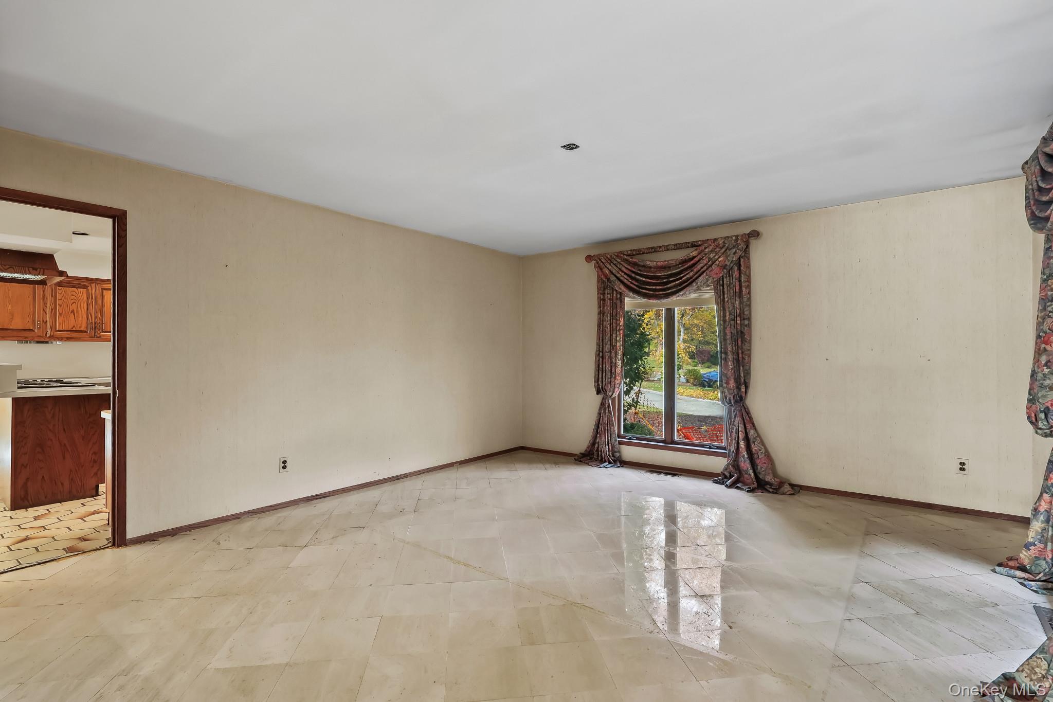 Harrison, New York, 10528, United States, 4 Bedrooms Bedrooms, ,5 BathroomsBathrooms,Residential,For Sale,1989402