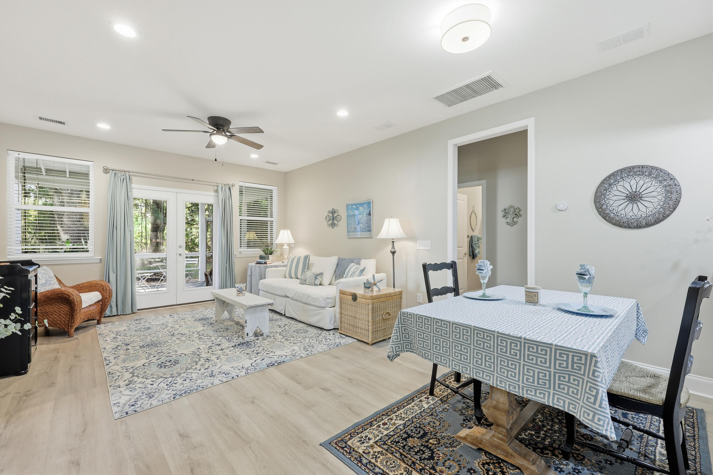 Mount Pleasant, South Carolina, 29466, United States, 3 Bedrooms Bedrooms, ,2 BathroomsBathrooms,Residential,For Sale,1992922