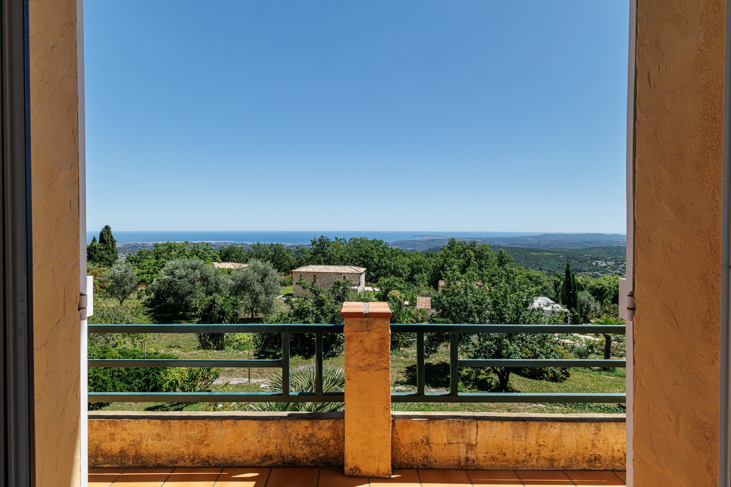  Sea view property with development potential in Vence - 物件實景