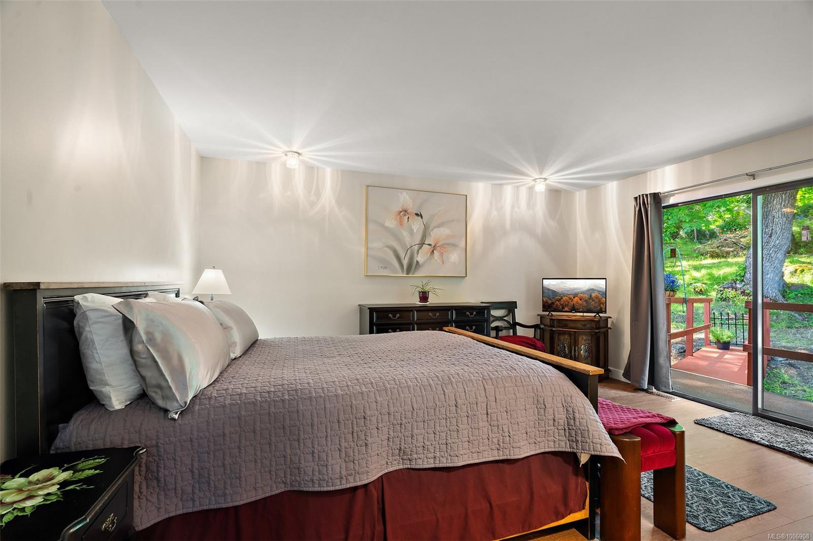 SAANICH, British Columbia, V9E 2C8, CA, 5 Bedrooms Bedrooms, ,Residential,For Sale,1890664