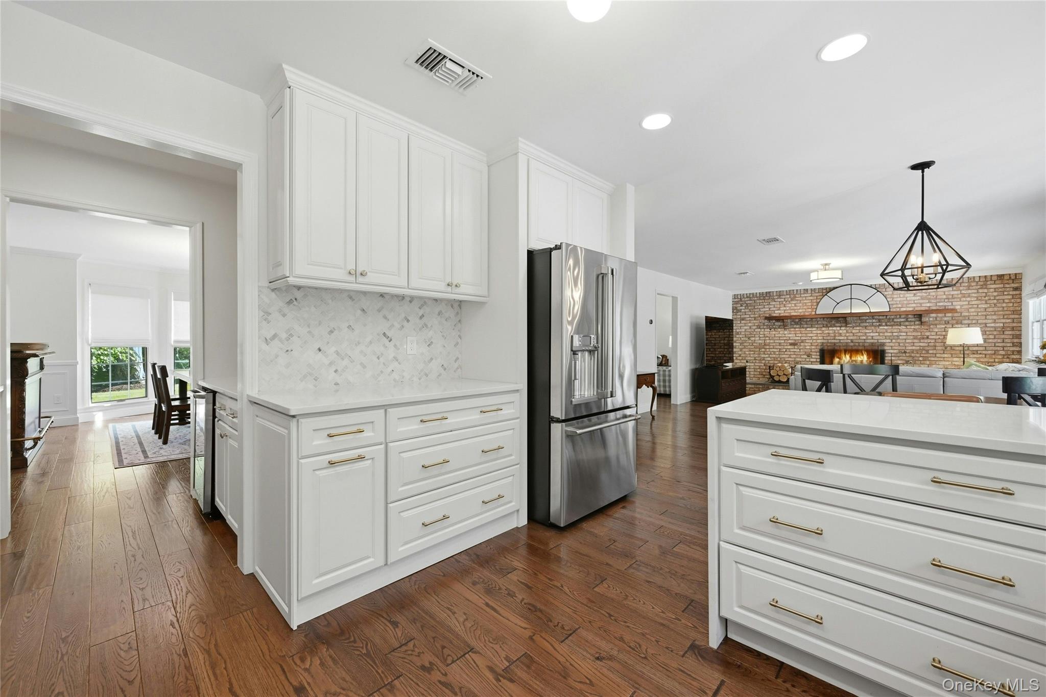  19 Quaker Hill Road, Stony Brook, NY, 11790 - 物件實景