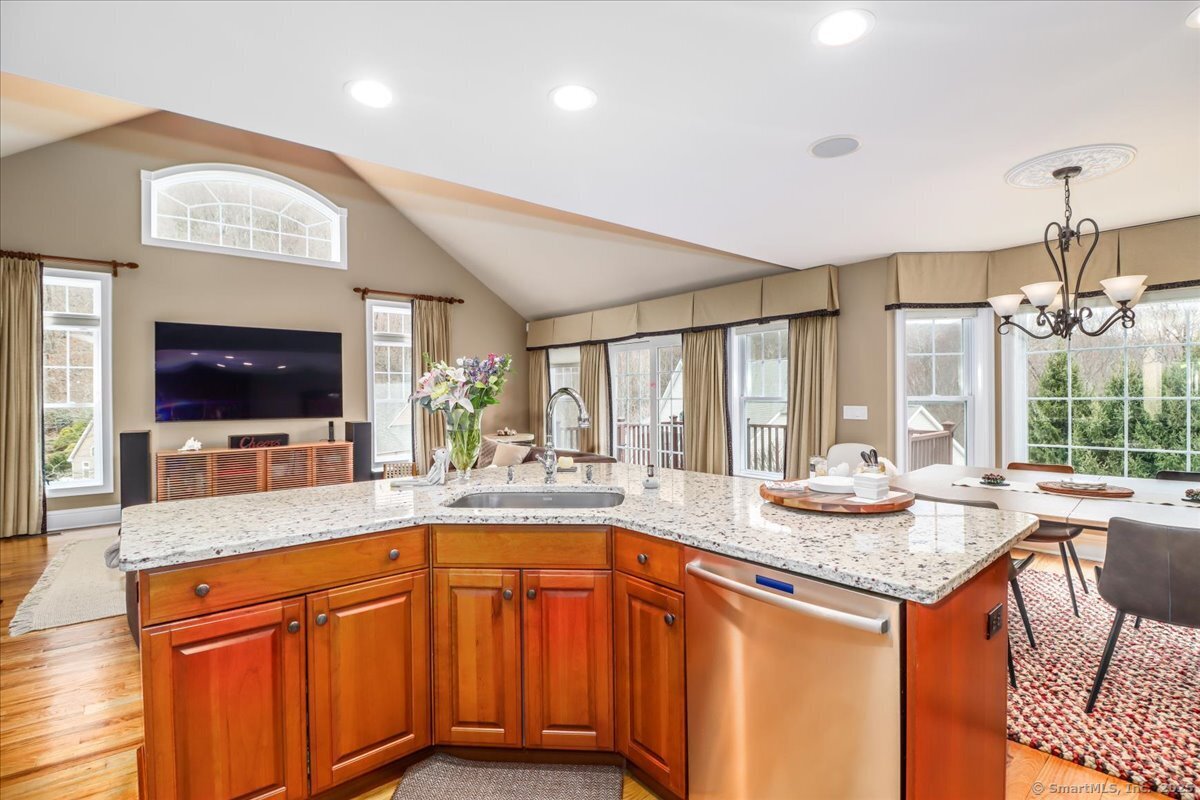 New Milford, Connecticut, 06776, United States, 2 Bedrooms Bedrooms, ,4 BathroomsBathrooms,Residential,For Sale,1938812