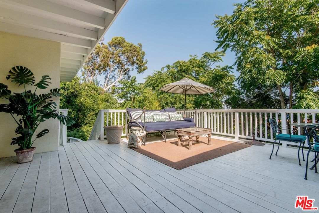 West Hollywood, California, 90069, United States, 3 Bedrooms Bedrooms, ,2 BathroomsBathrooms,Residential,For Sale,2002247