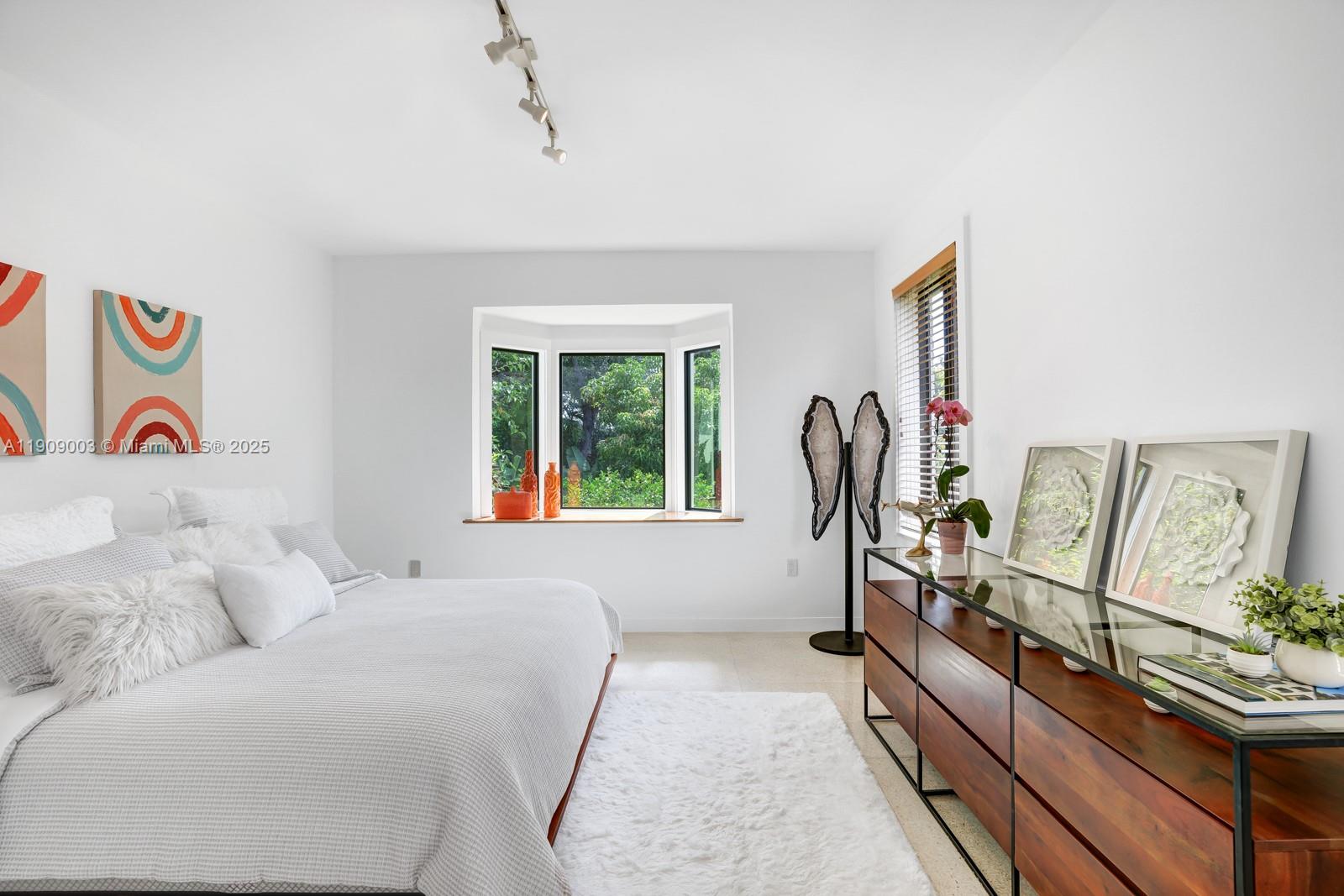 Miami, Florida, 33137, United States, 5 Bedrooms Bedrooms, ,5 BathroomsBathrooms,Residential,For Sale,1987585