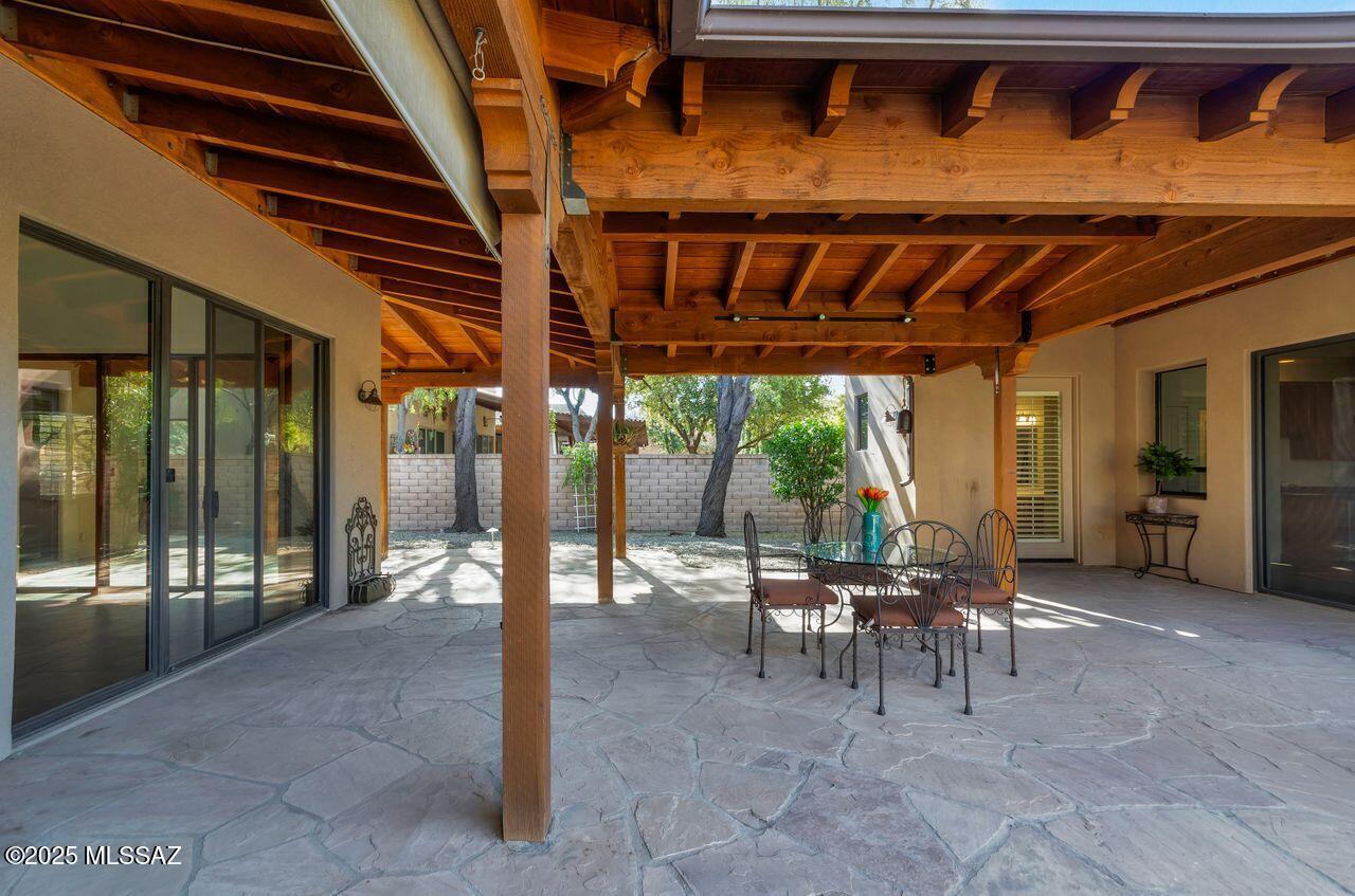 Tucson, Arizona, 85712, United States, 4 Bedrooms Bedrooms, ,4 BathroomsBathrooms,Residential,For Sale,1850331