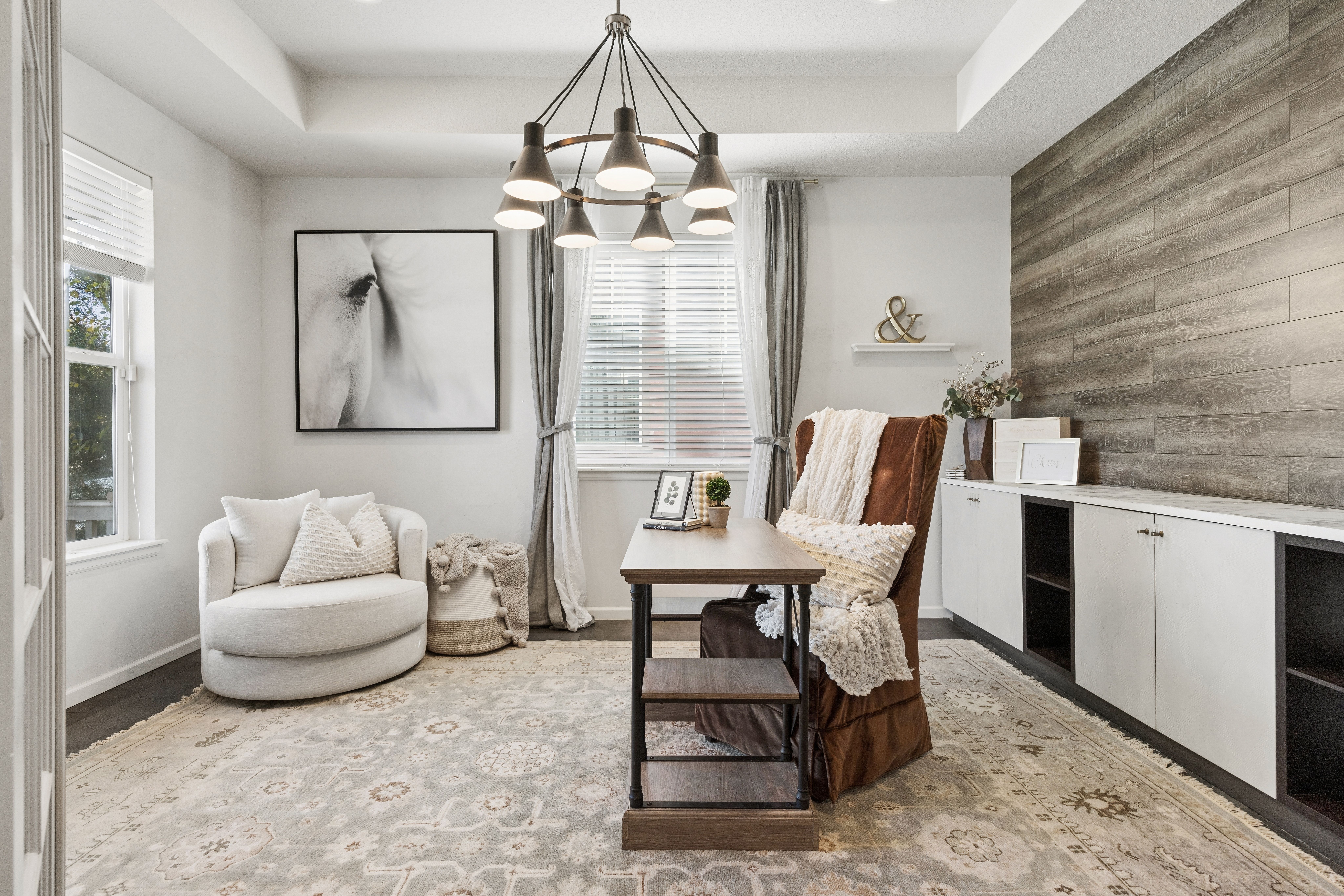  A beautifully appointed two-story home in the desirable Blackstone Country Club. - 物件實景
