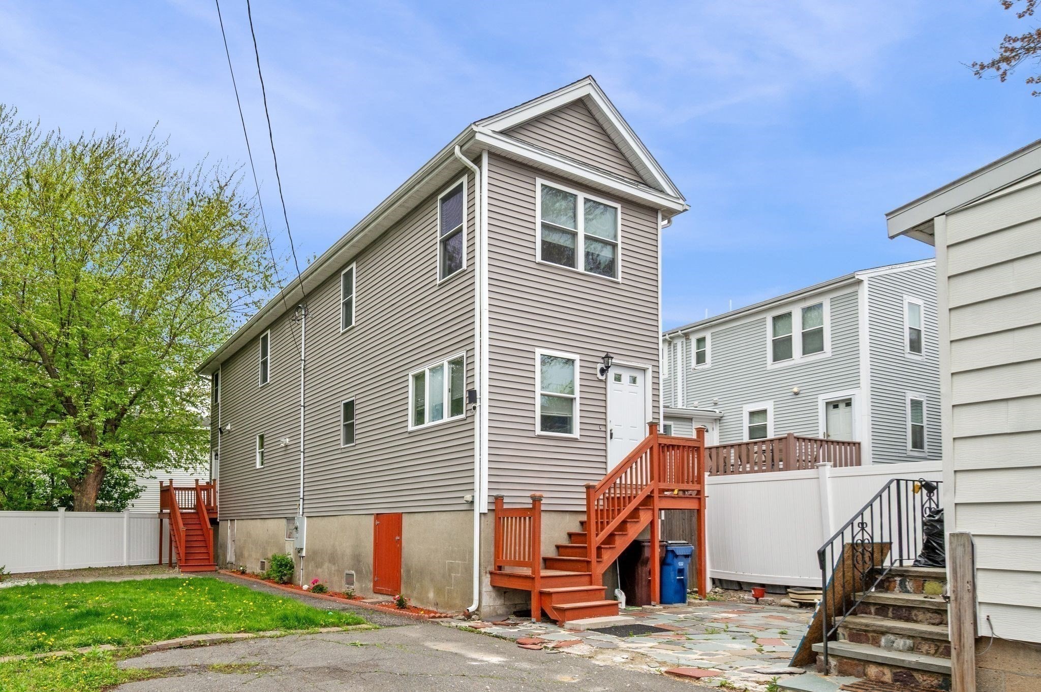 Revere, Massachusetts, 02151, United States, 2 Bedrooms Bedrooms, ,3 BathroomsBathrooms,Residential,For Sale,2008626