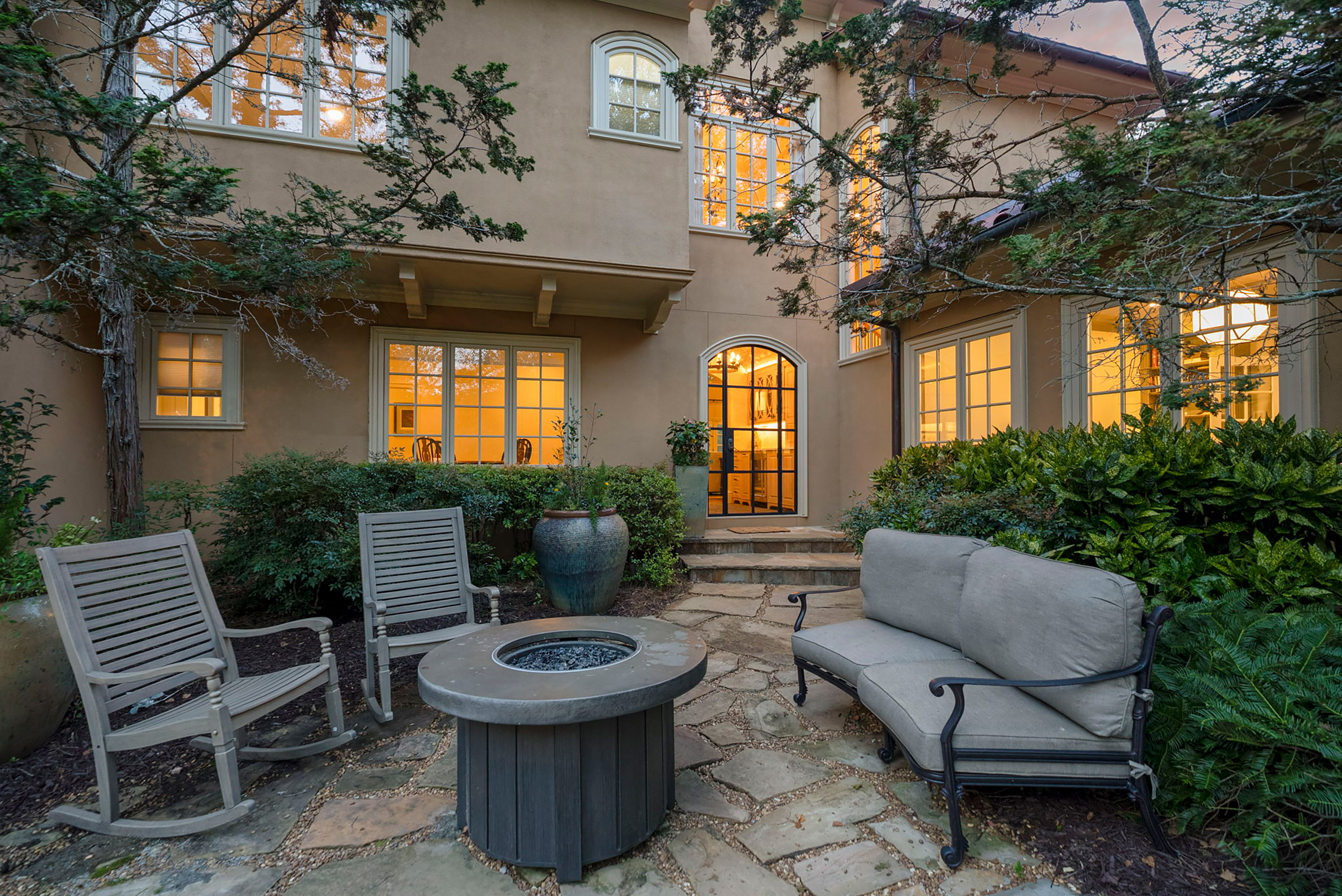  Remarkable Spanish-style Estate on 3.8+/- Private Acres - 物件實景