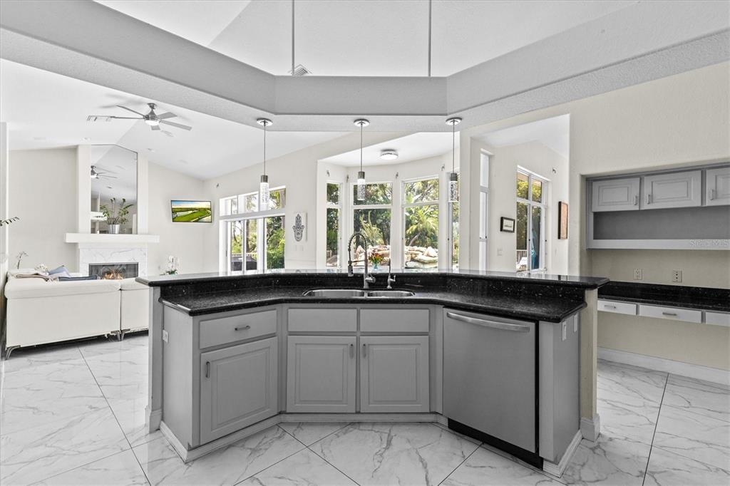 Tarpon Springs, Florida, 34689, United States, 5 Bedrooms Bedrooms, ,4 BathroomsBathrooms,Residential,For Sale,1901720