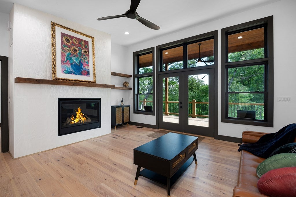 Ellijay, Georgia, 30540, United States, 3 Bedrooms Bedrooms, ,3 BathroomsBathrooms,Residential,For Sale,1840350